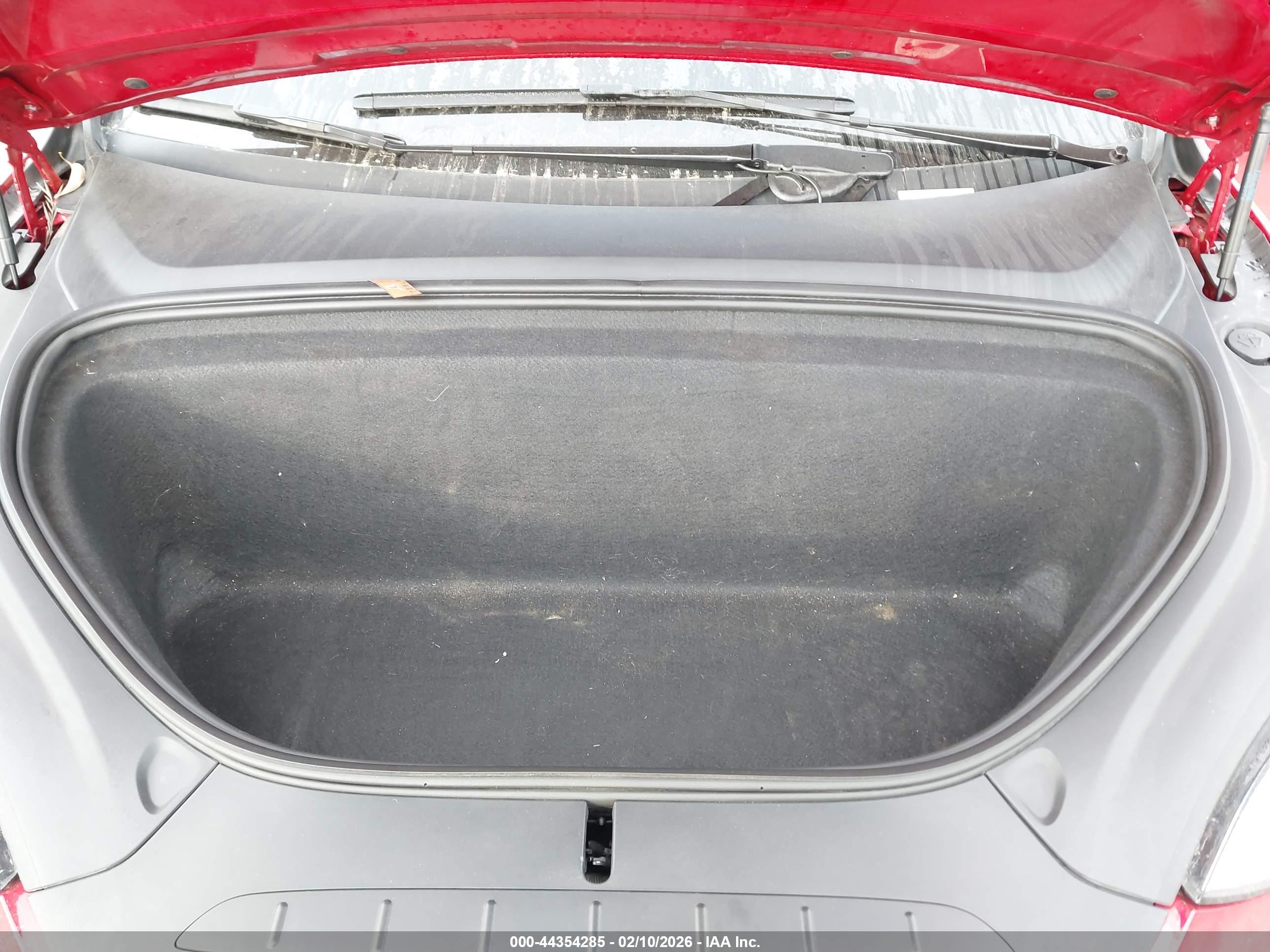 TESLA MODEL image 10