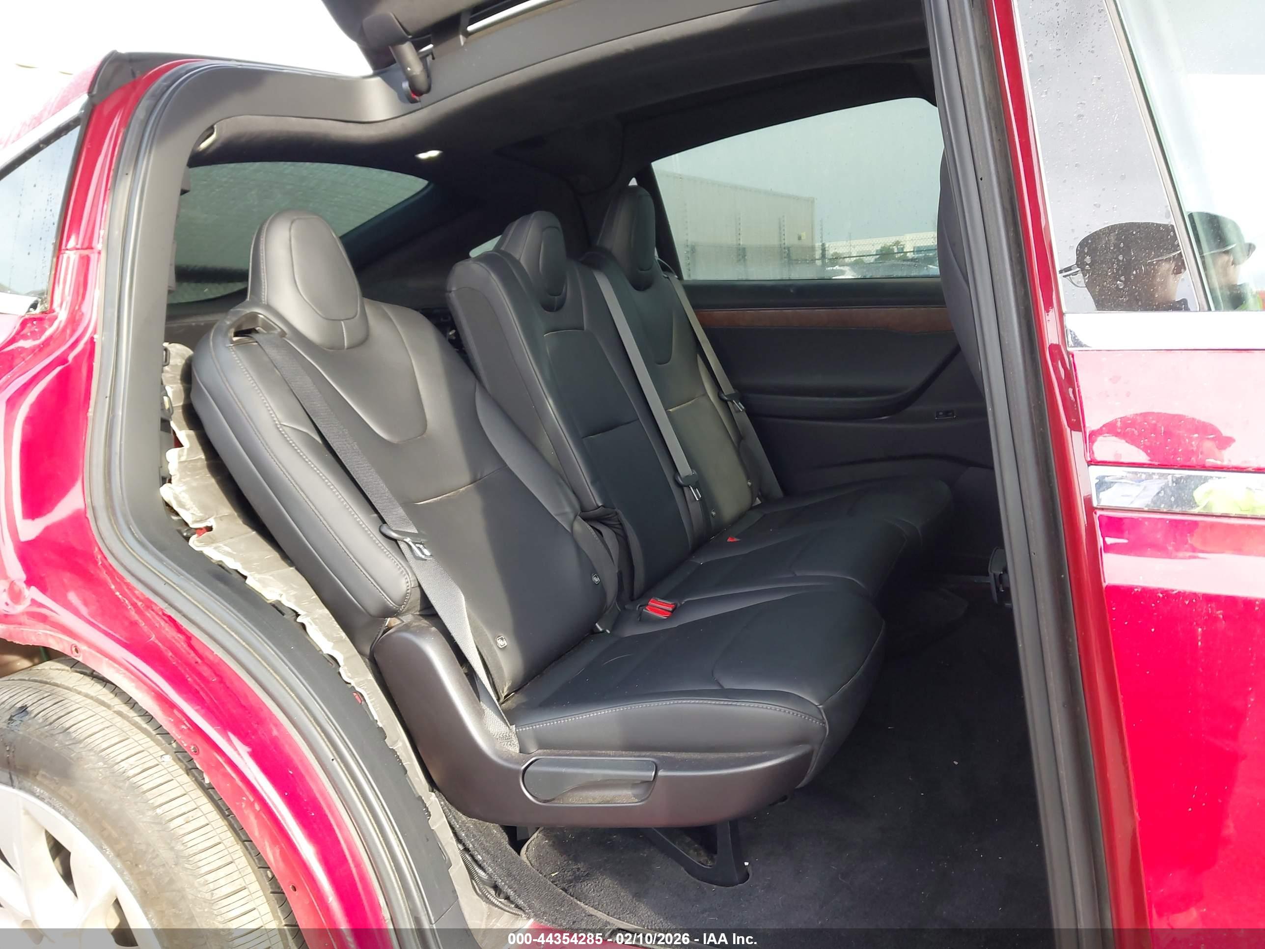 TESLA MODEL image 8