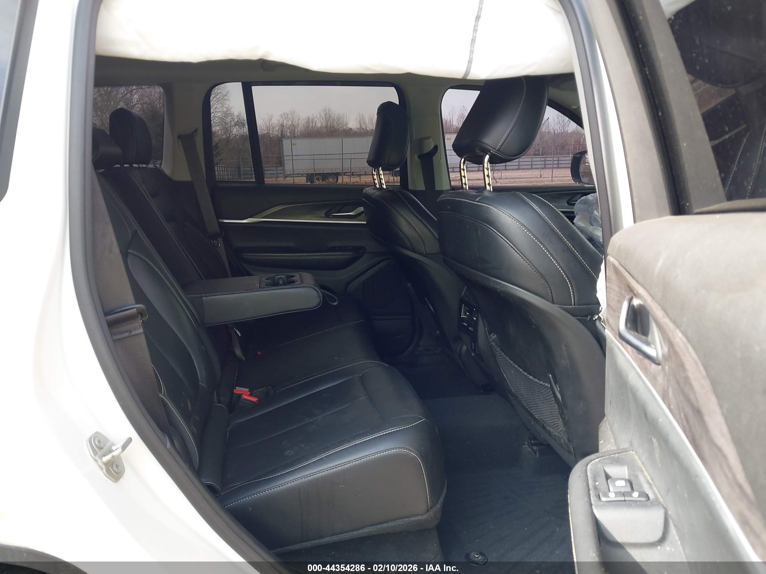 JEEP GRAND image 8