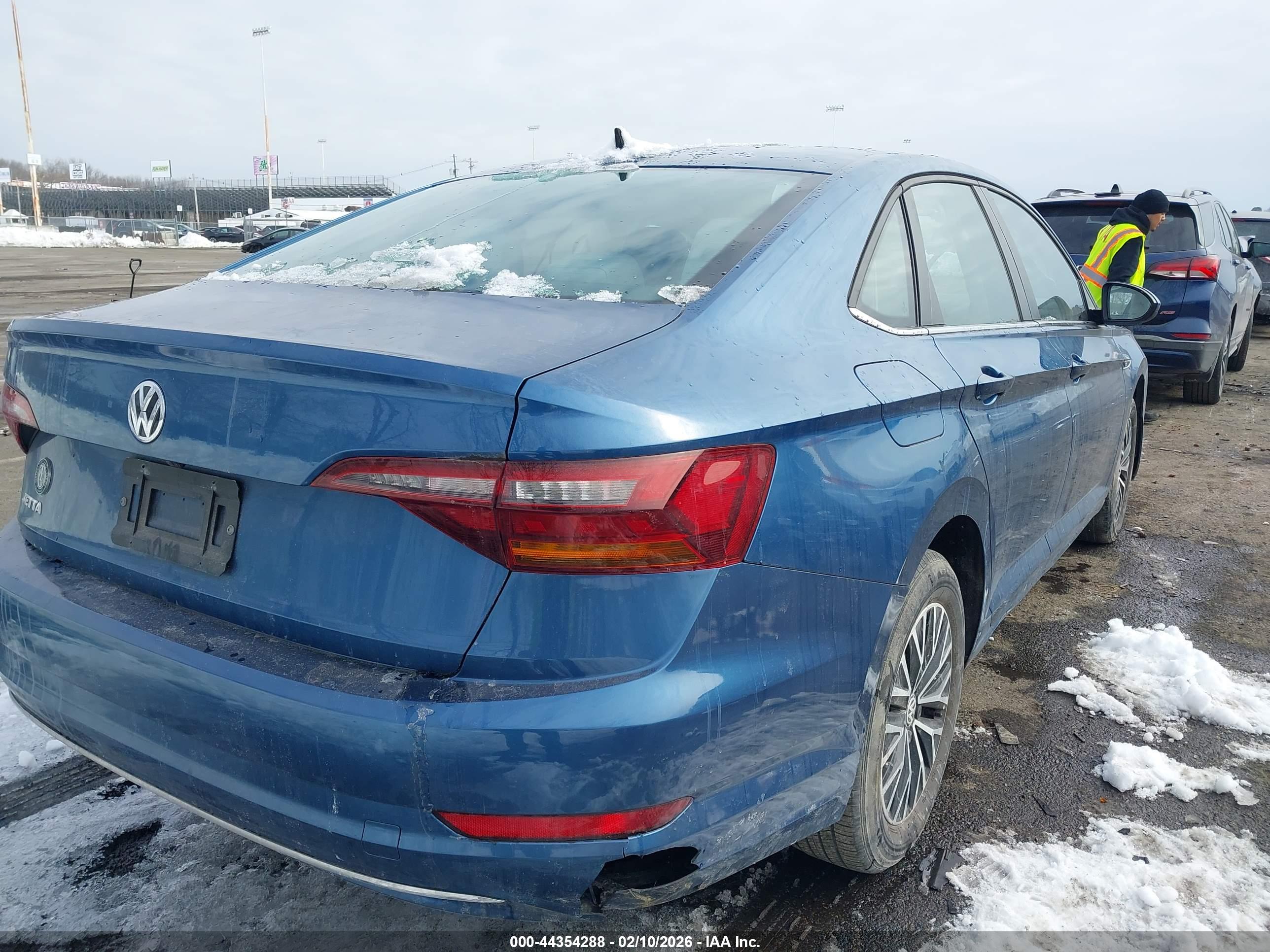 VOLKSWAGEN JETTA image 4
