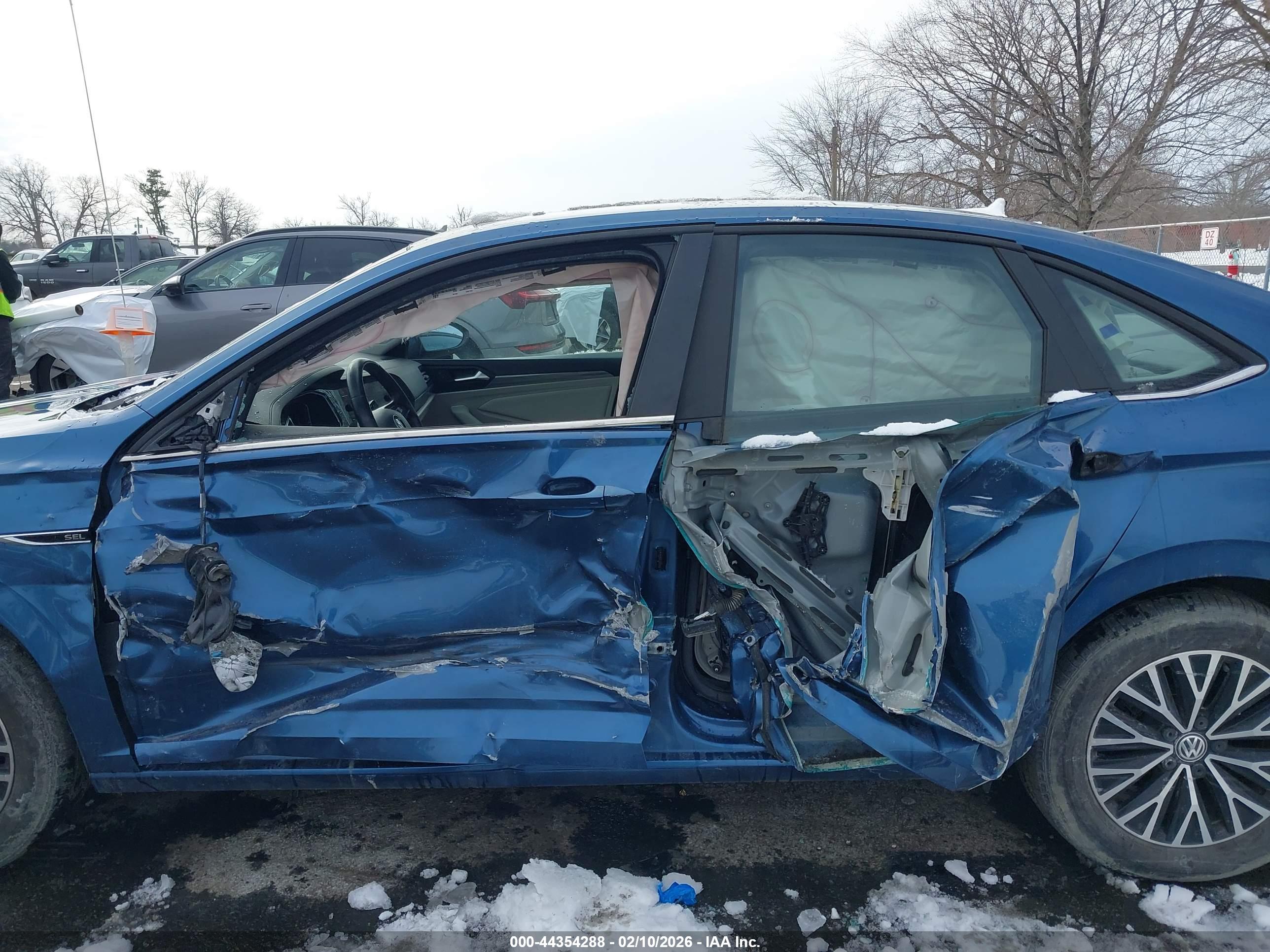 VOLKSWAGEN JETTA image 6