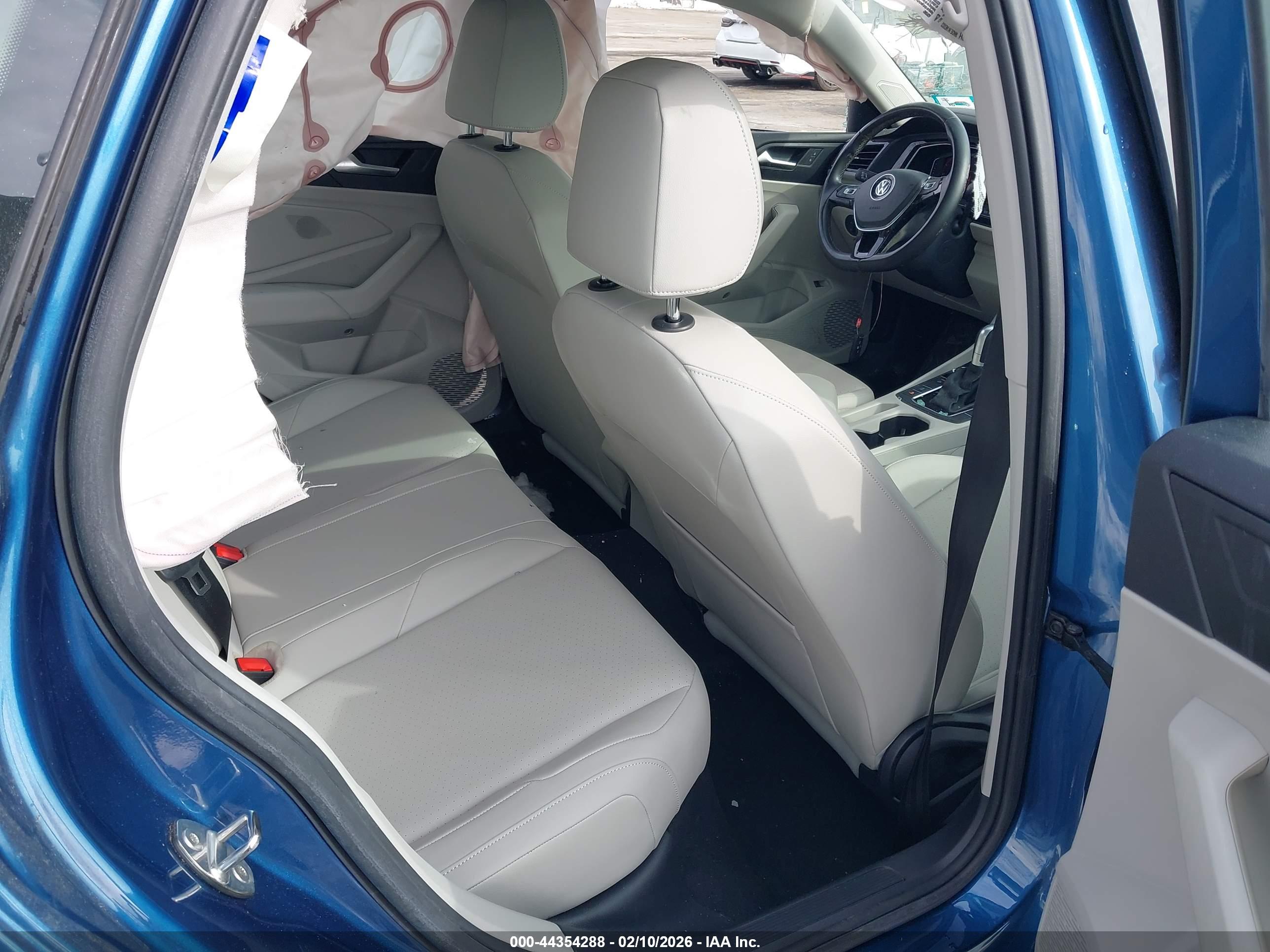 VOLKSWAGEN JETTA image 8