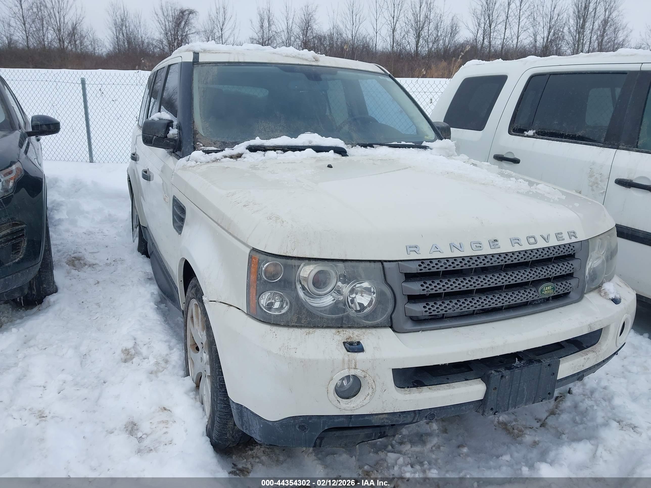 LAND ROVER image 6