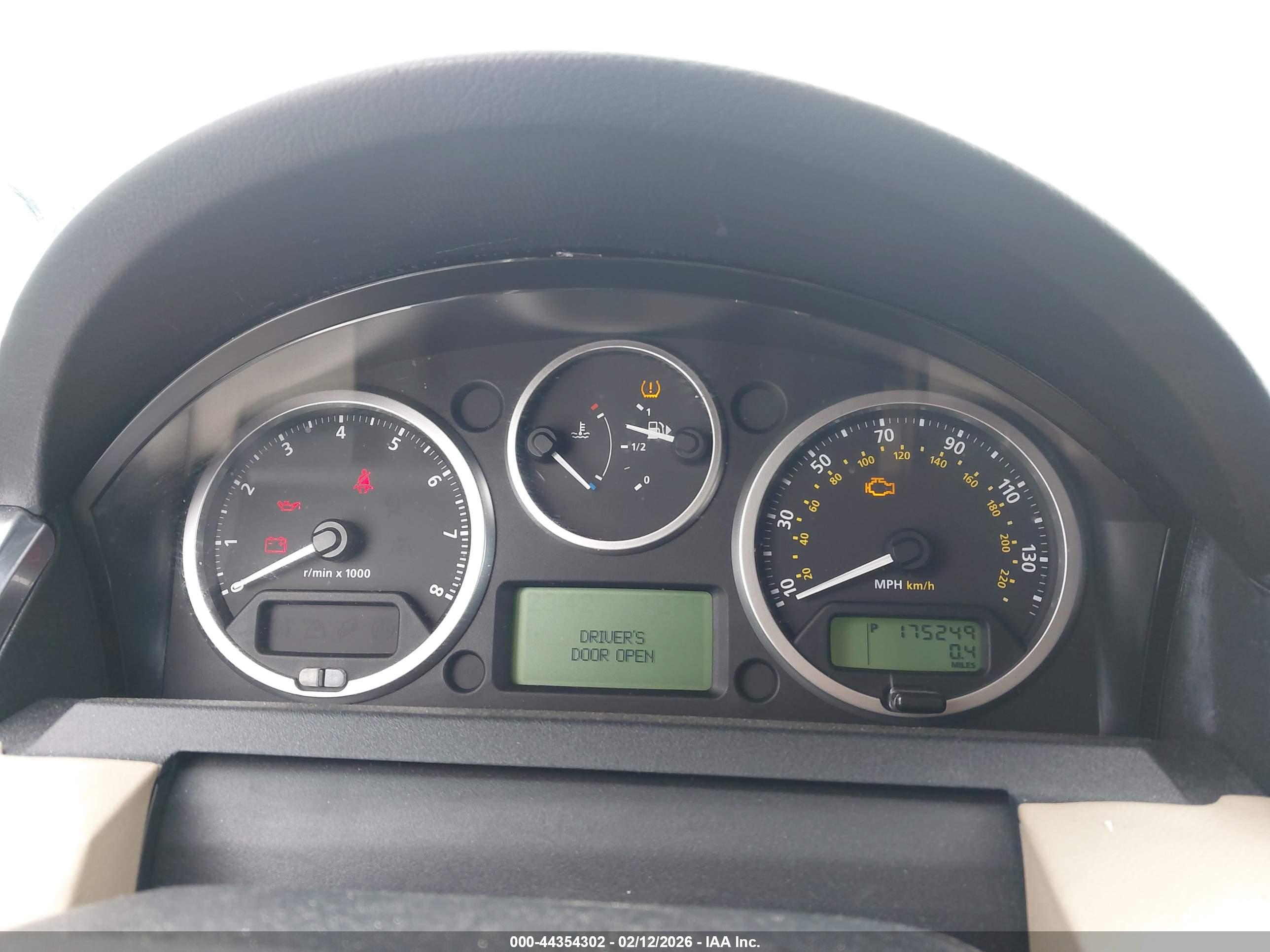 LAND ROVER image 7