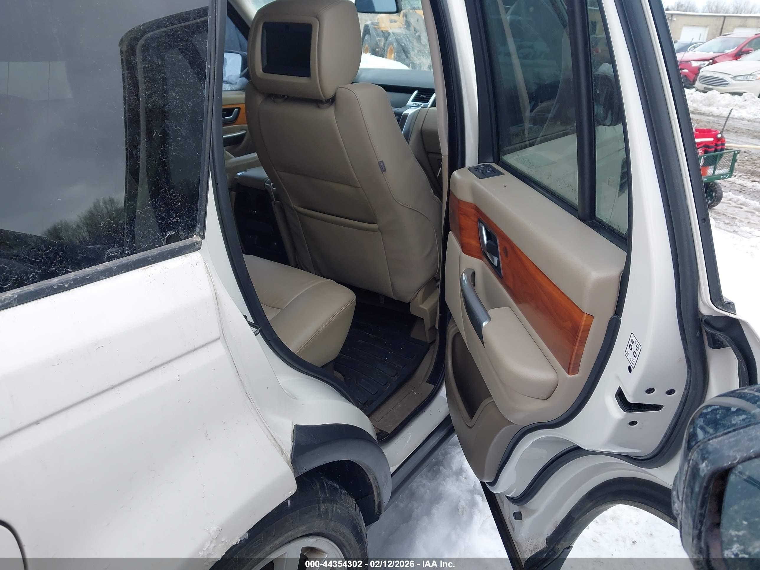 LAND ROVER image 8
