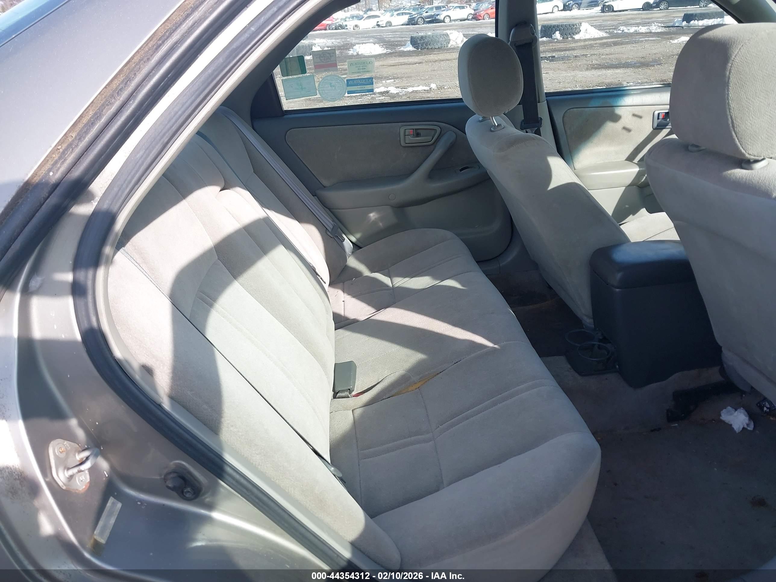 TOYOTA CAMRY image 8