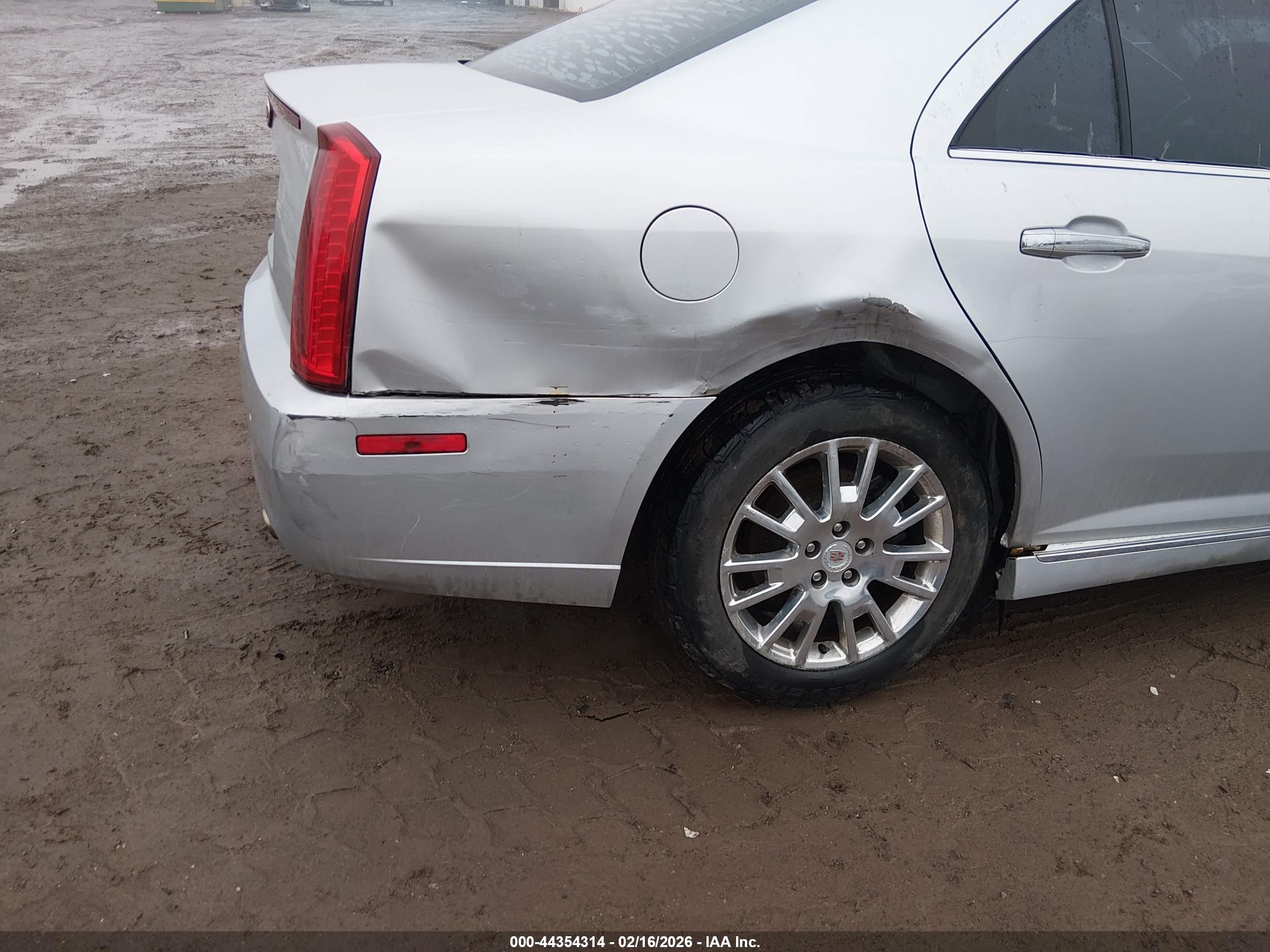 CADILLAC STS image 6