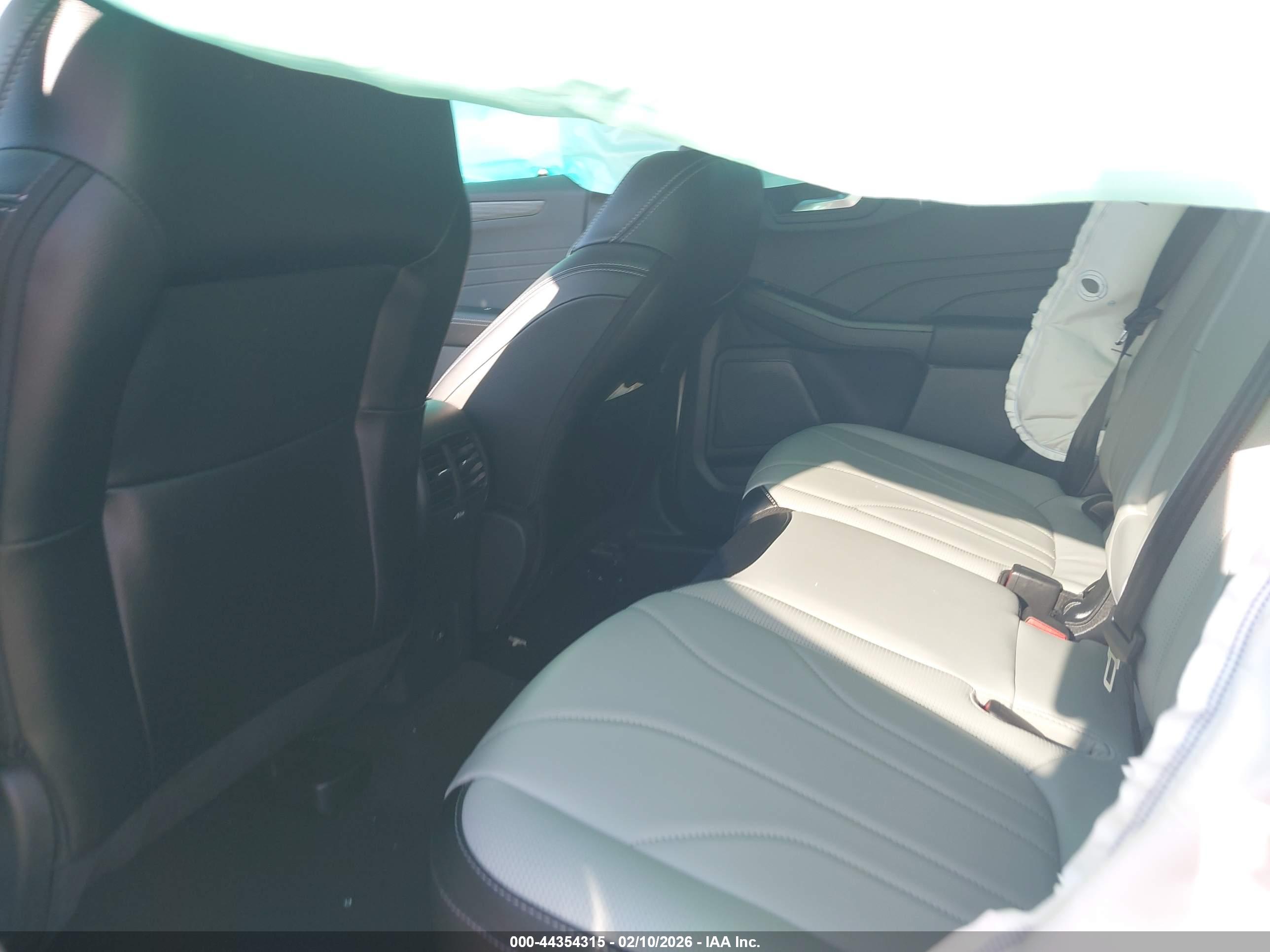 FORD ESCAPE image 8