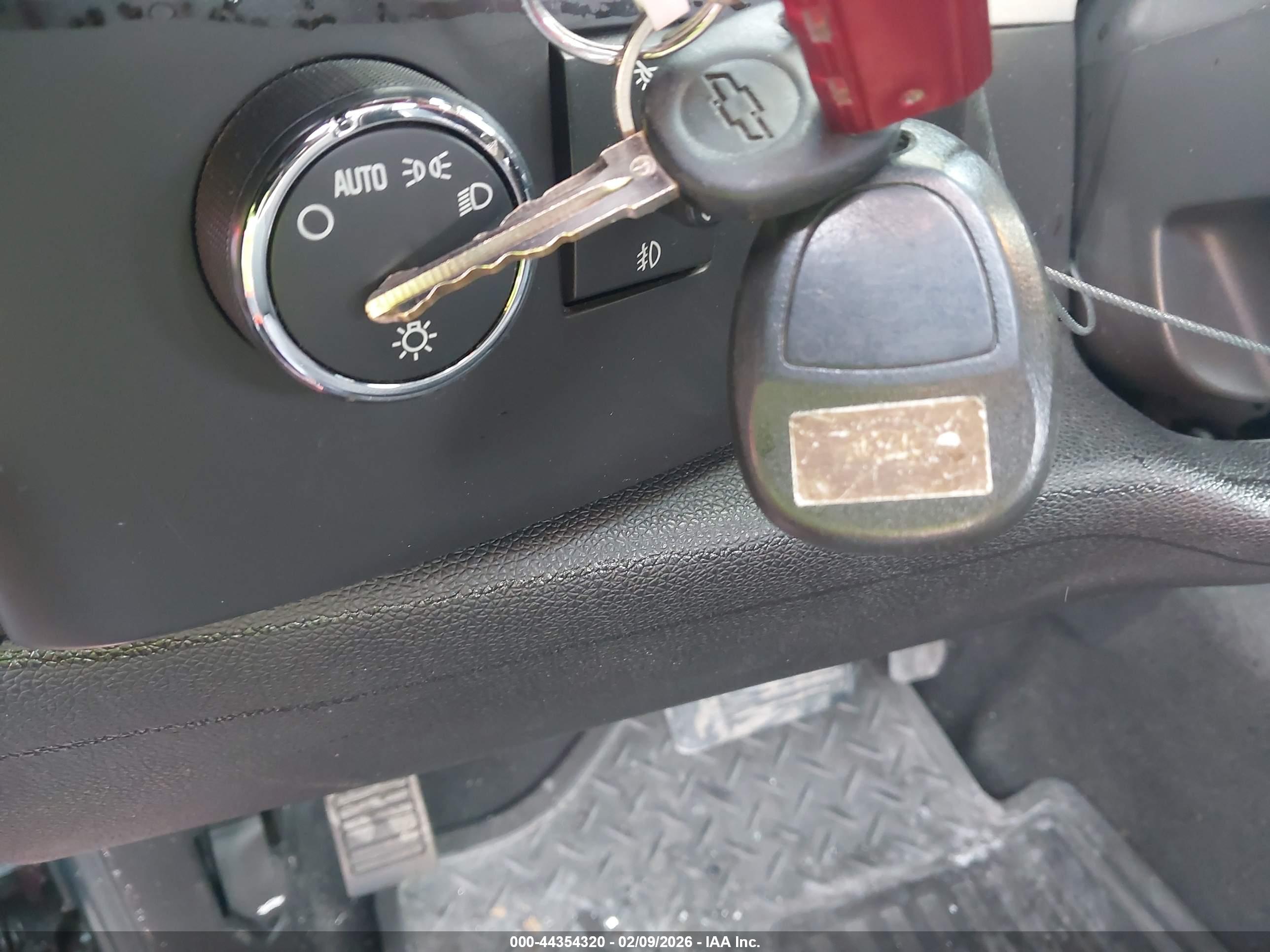 CHEVROLET SILVERADO image 11