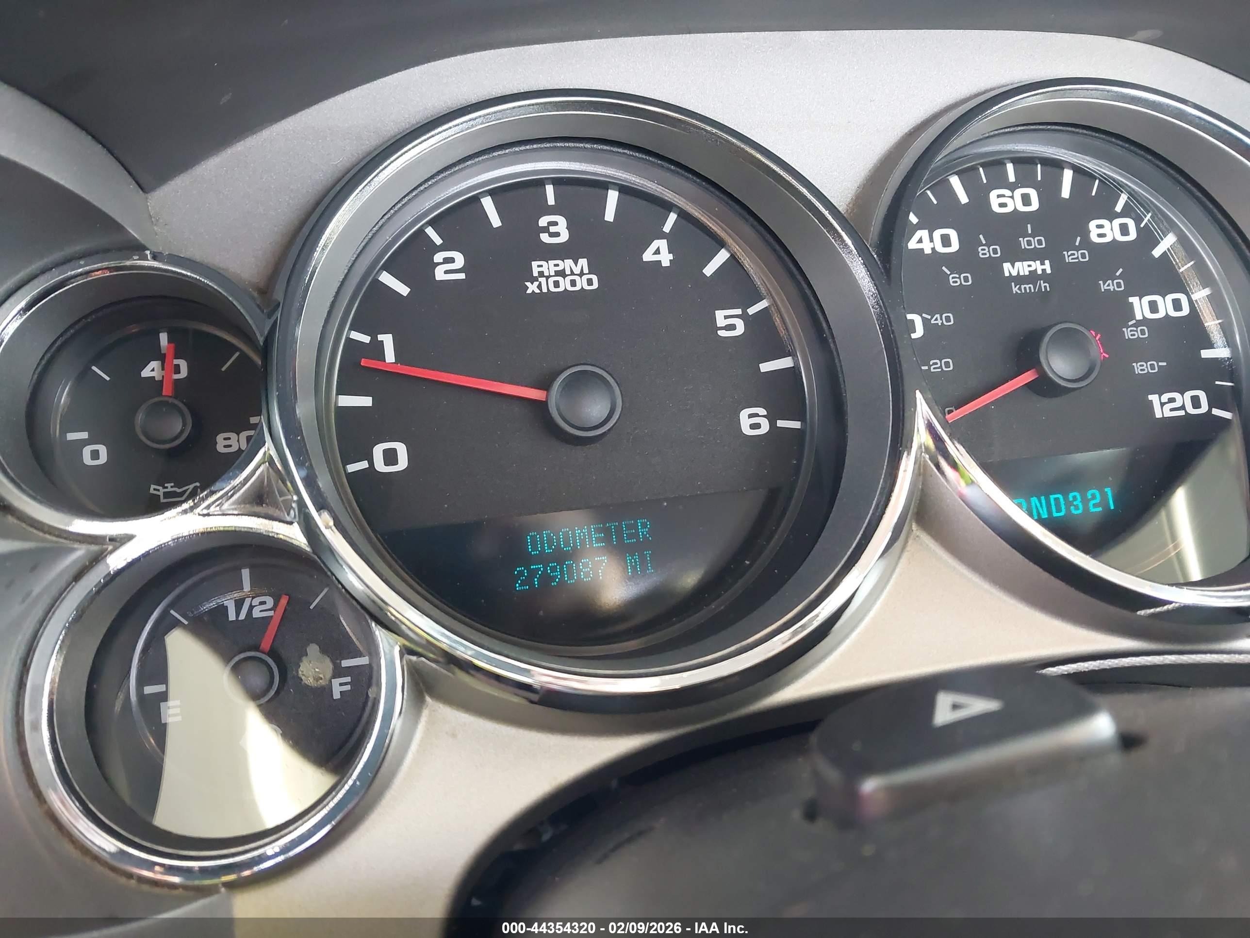 CHEVROLET SILVERADO image 7