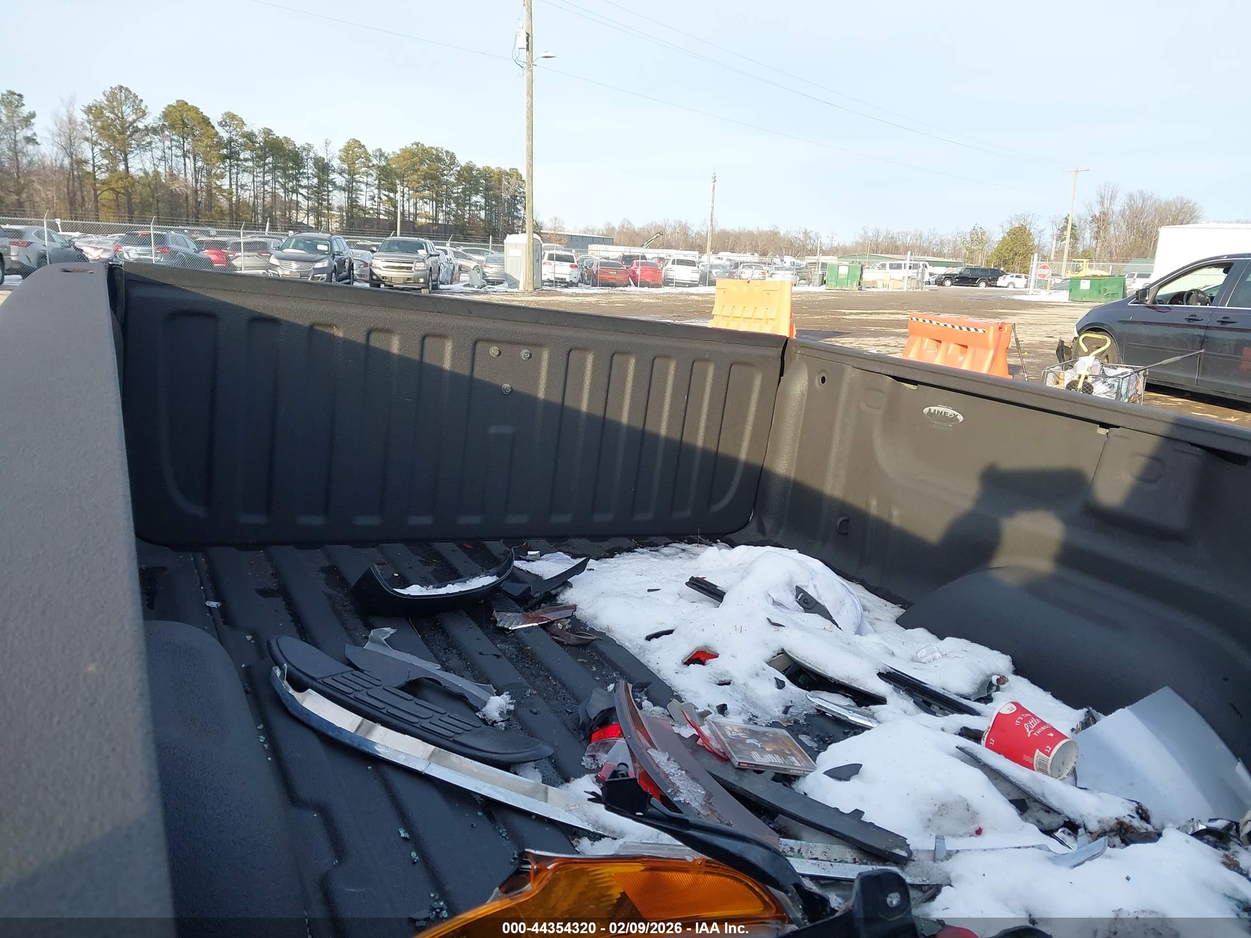 CHEVROLET SILVERADO image 8