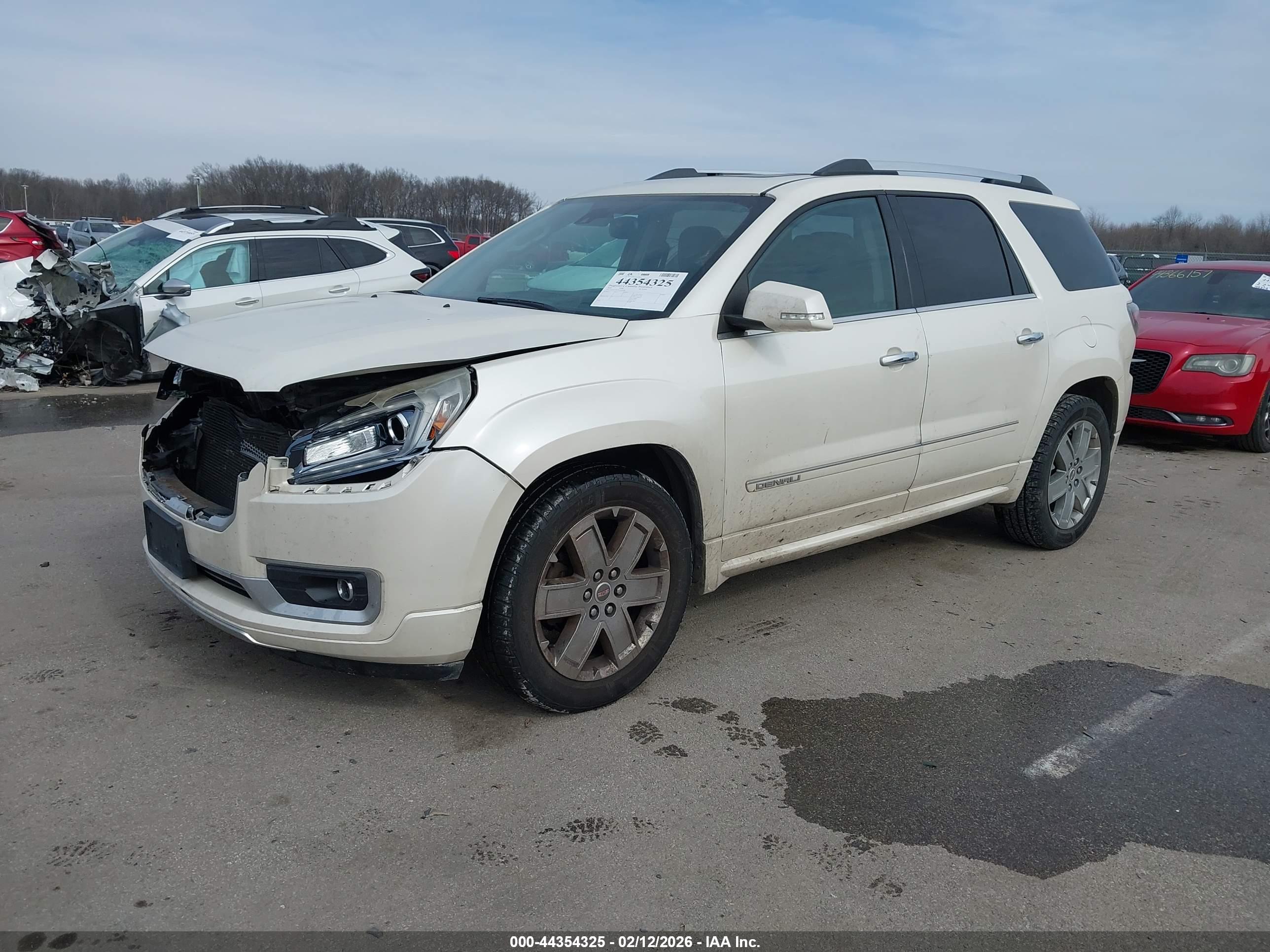 GMC ACADIA image 2