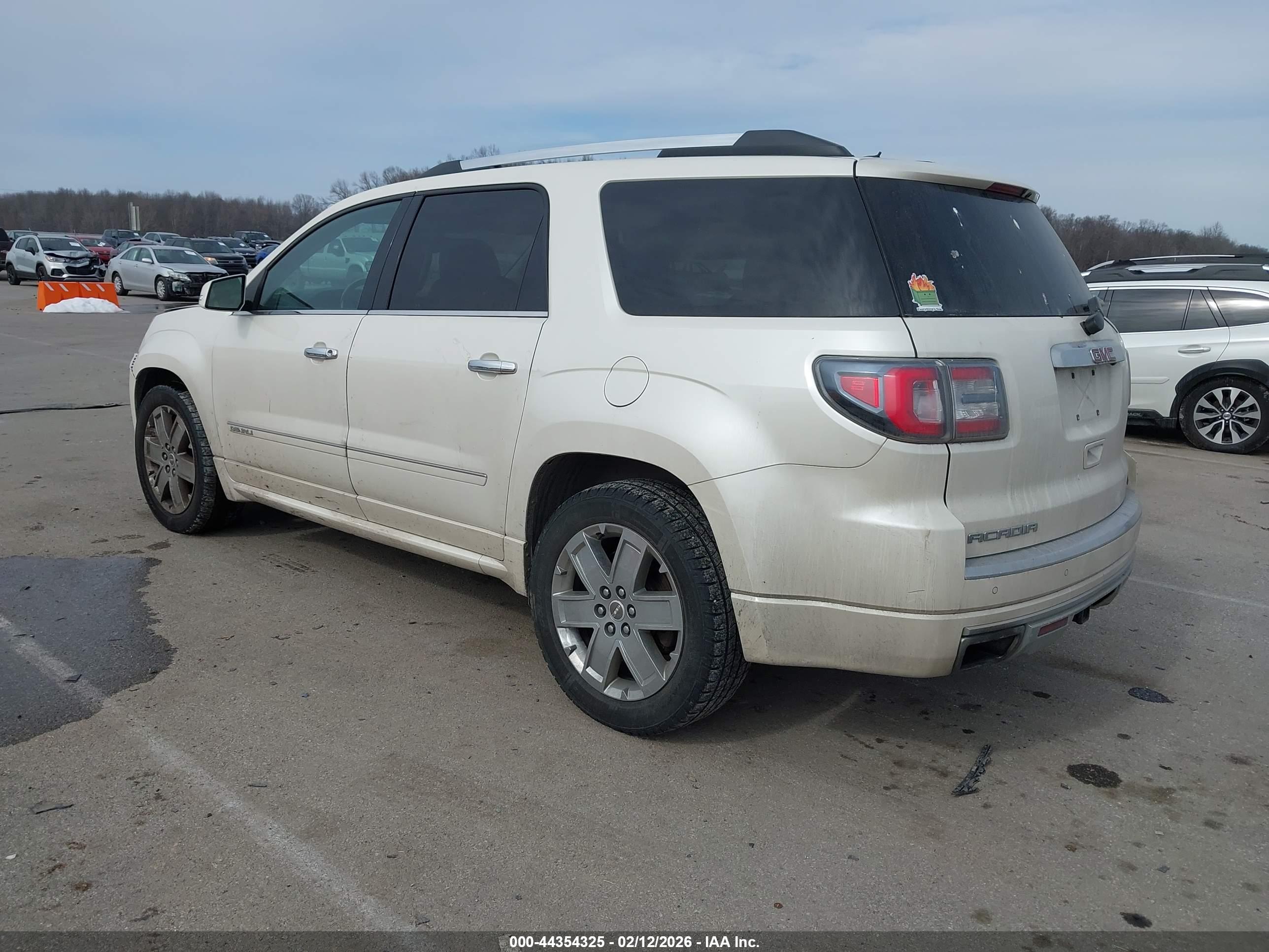GMC ACADIA image 3