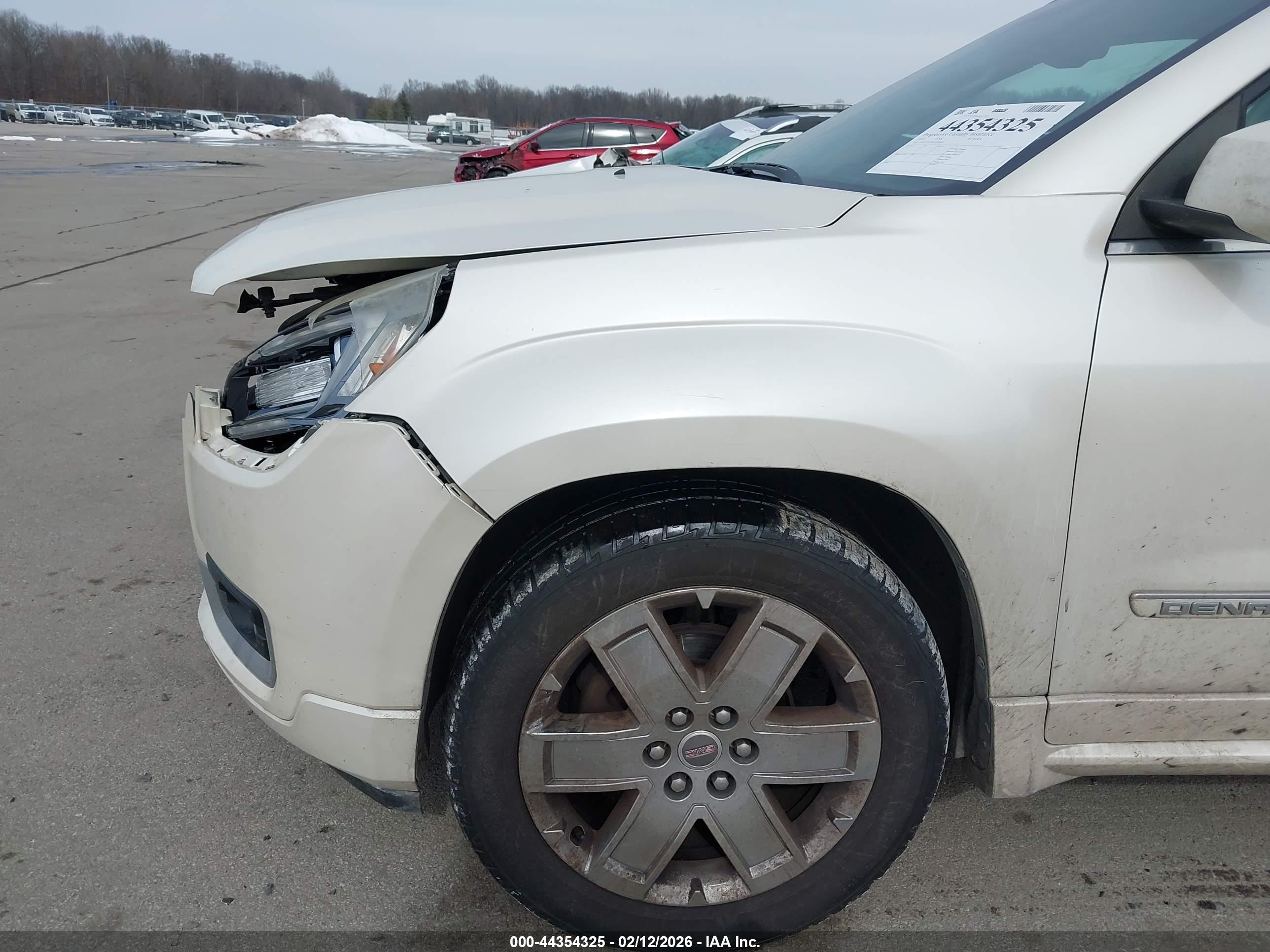 GMC ACADIA image 6