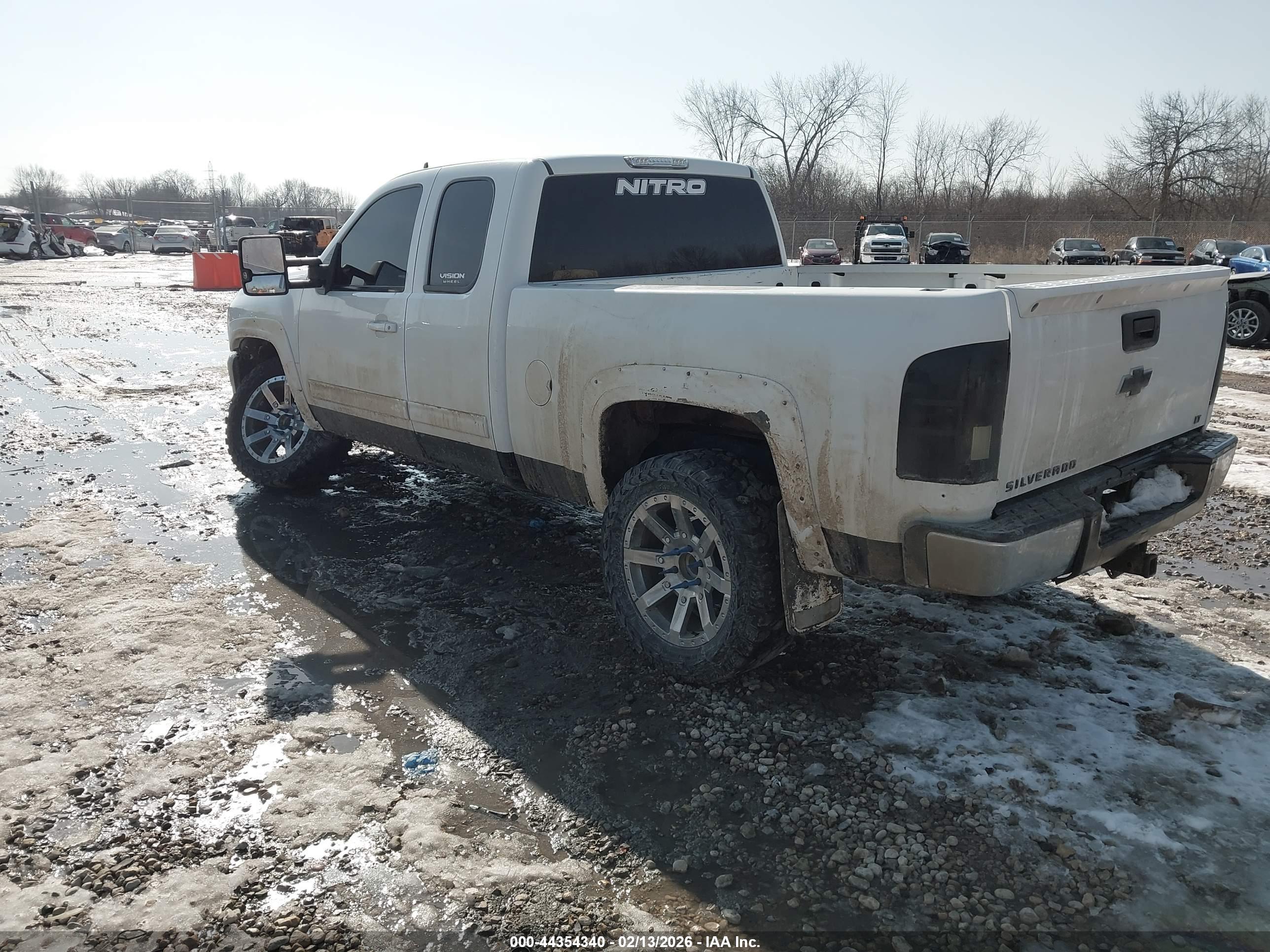 CHEVROLET SILVERADO image 3
