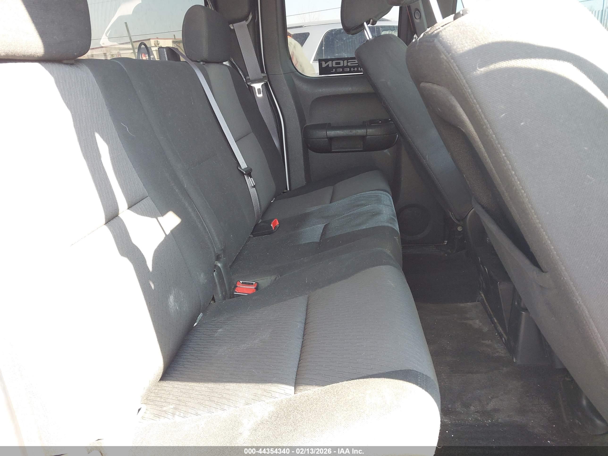 CHEVROLET SILVERADO image 8
