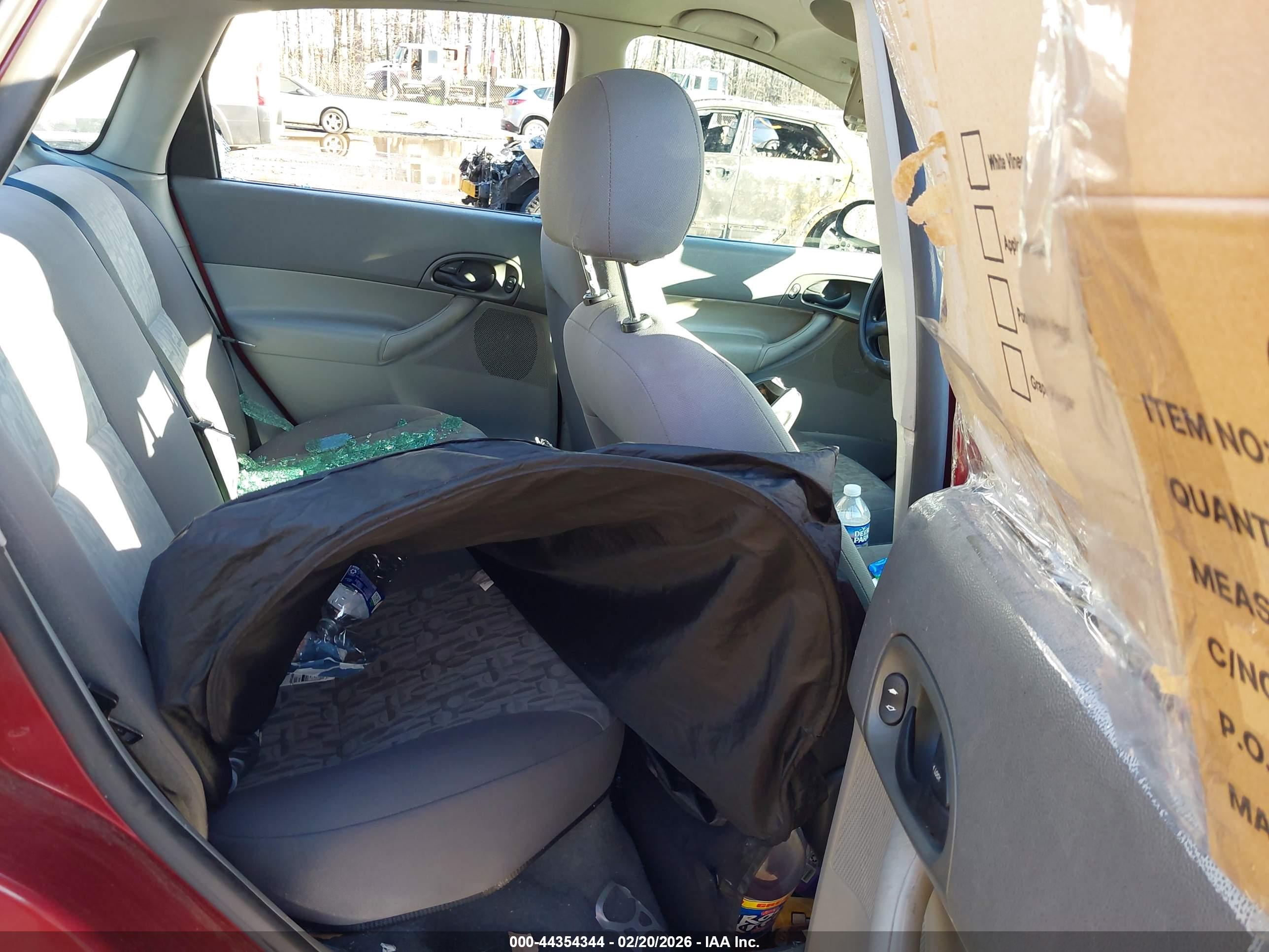 FORD FOCUS image 8