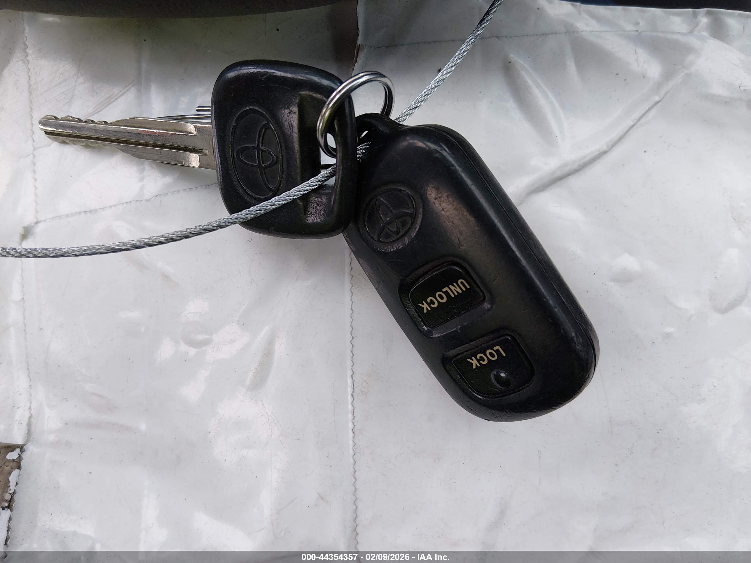 TOYOTA COROLLA image 11