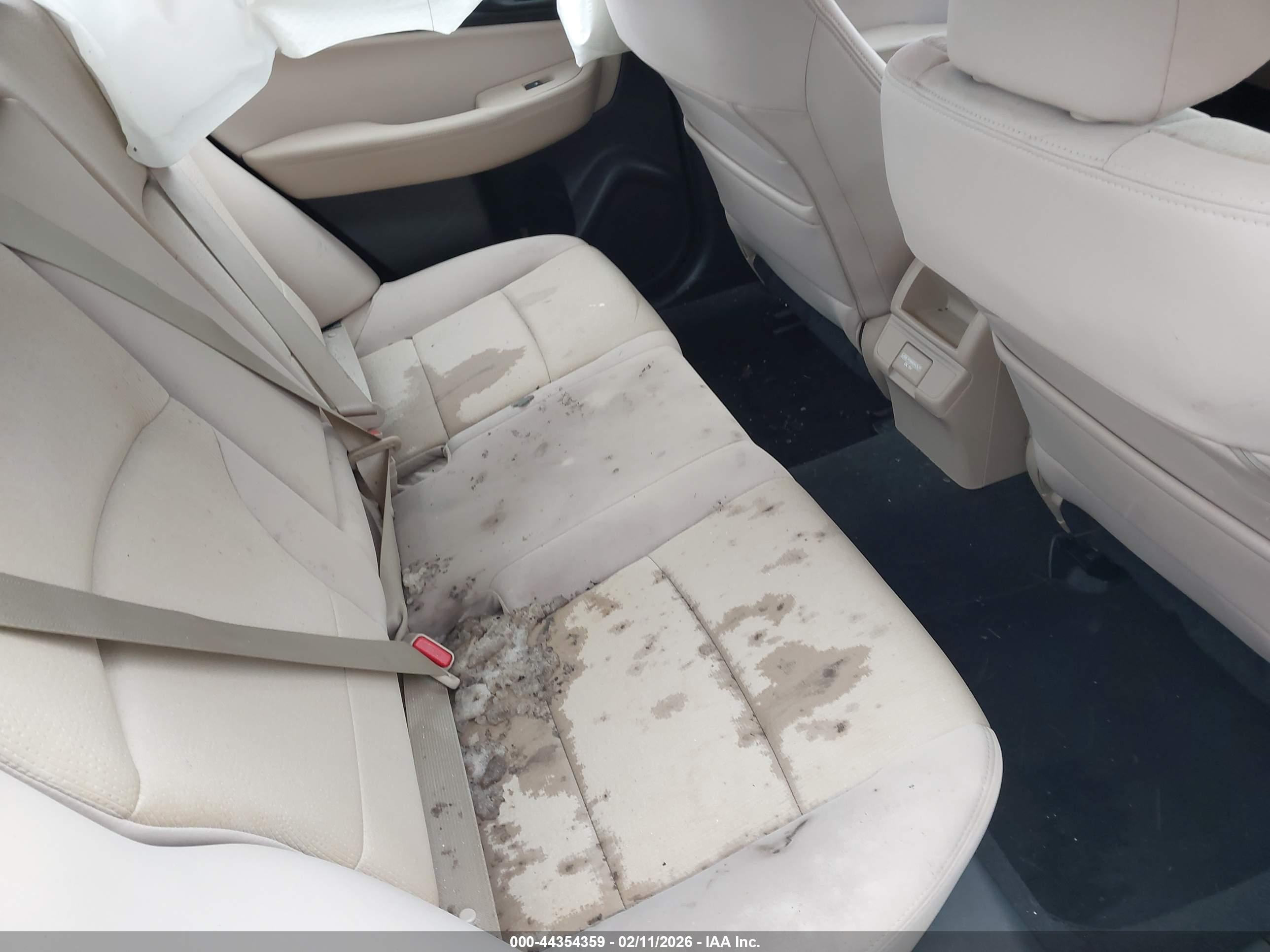 SUBARU LEGACY image 8