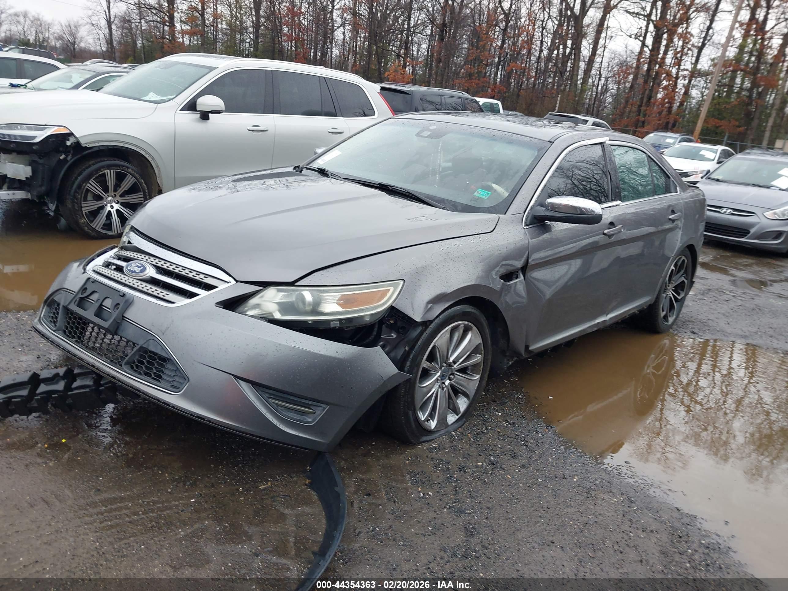 FORD TAURUS image 2