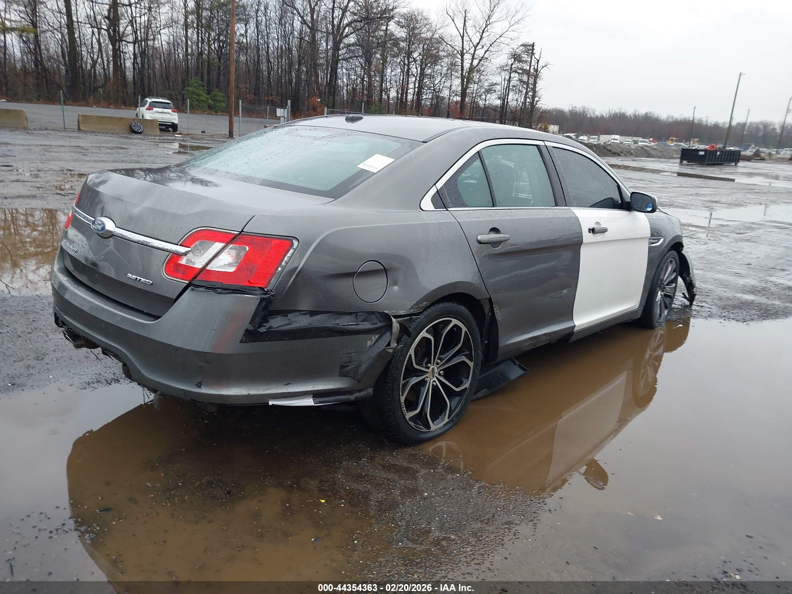 FORD TAURUS image 4
