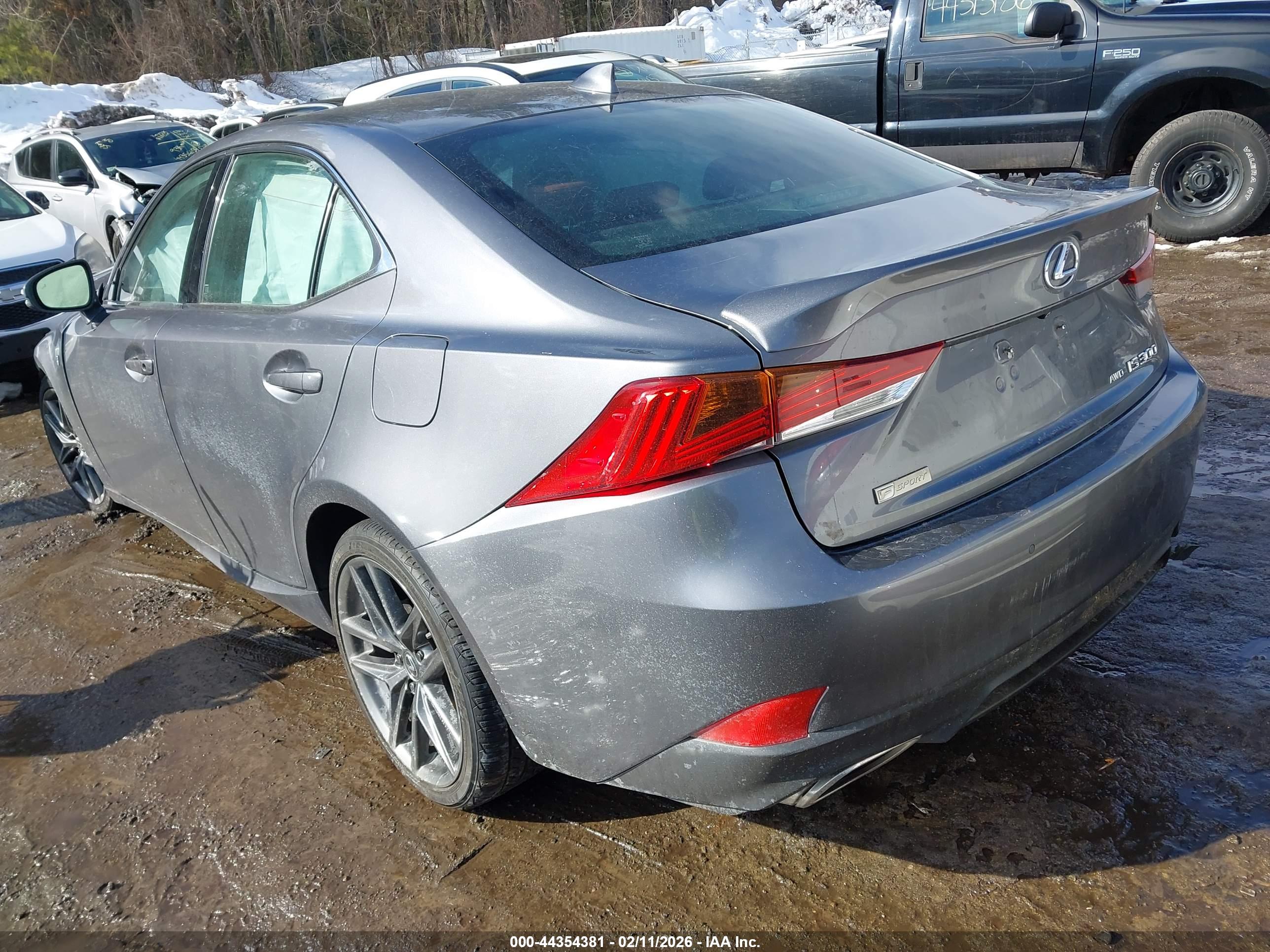 LEXUS IS image 3