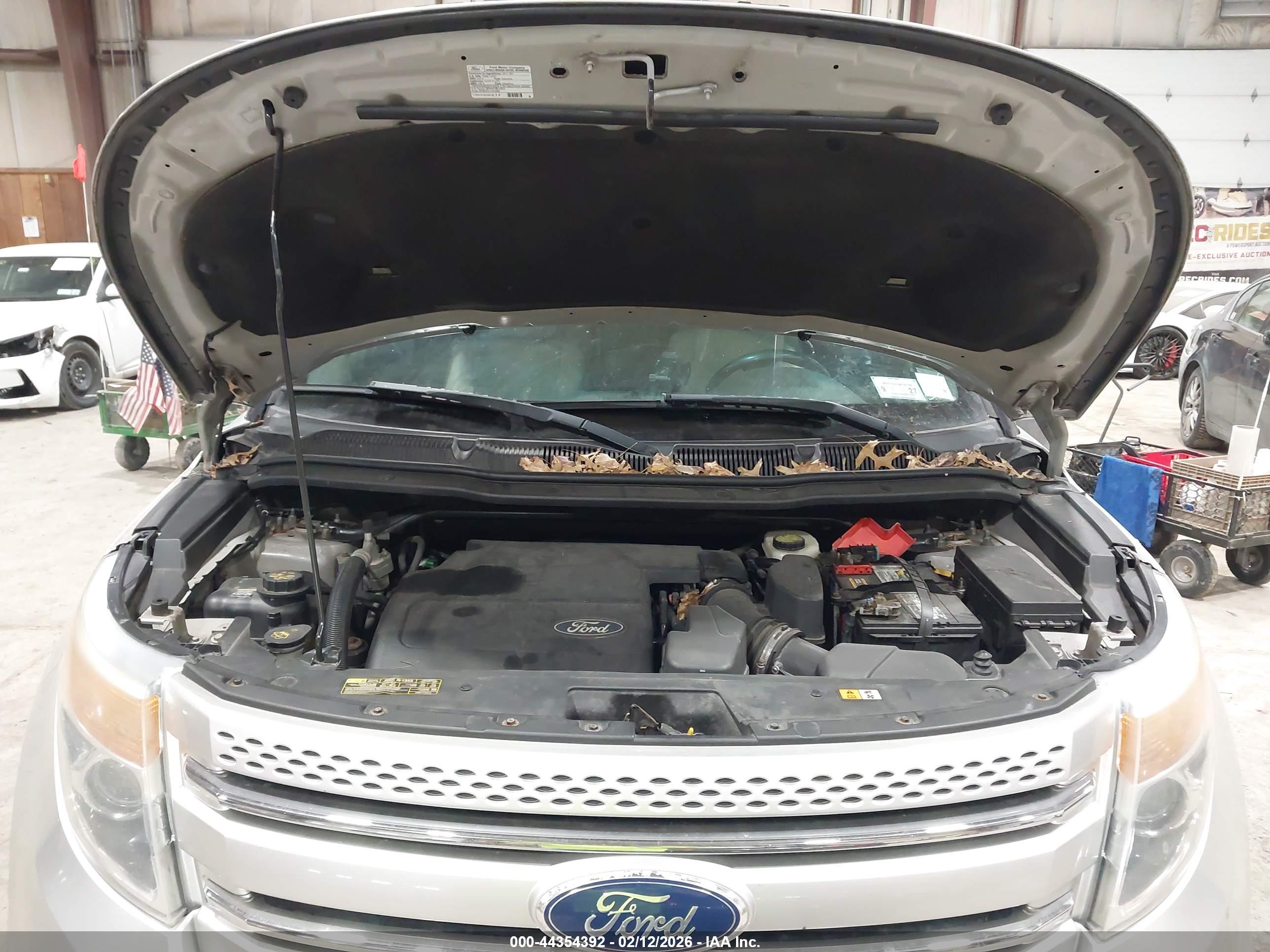 FORD EXPLORER image 10