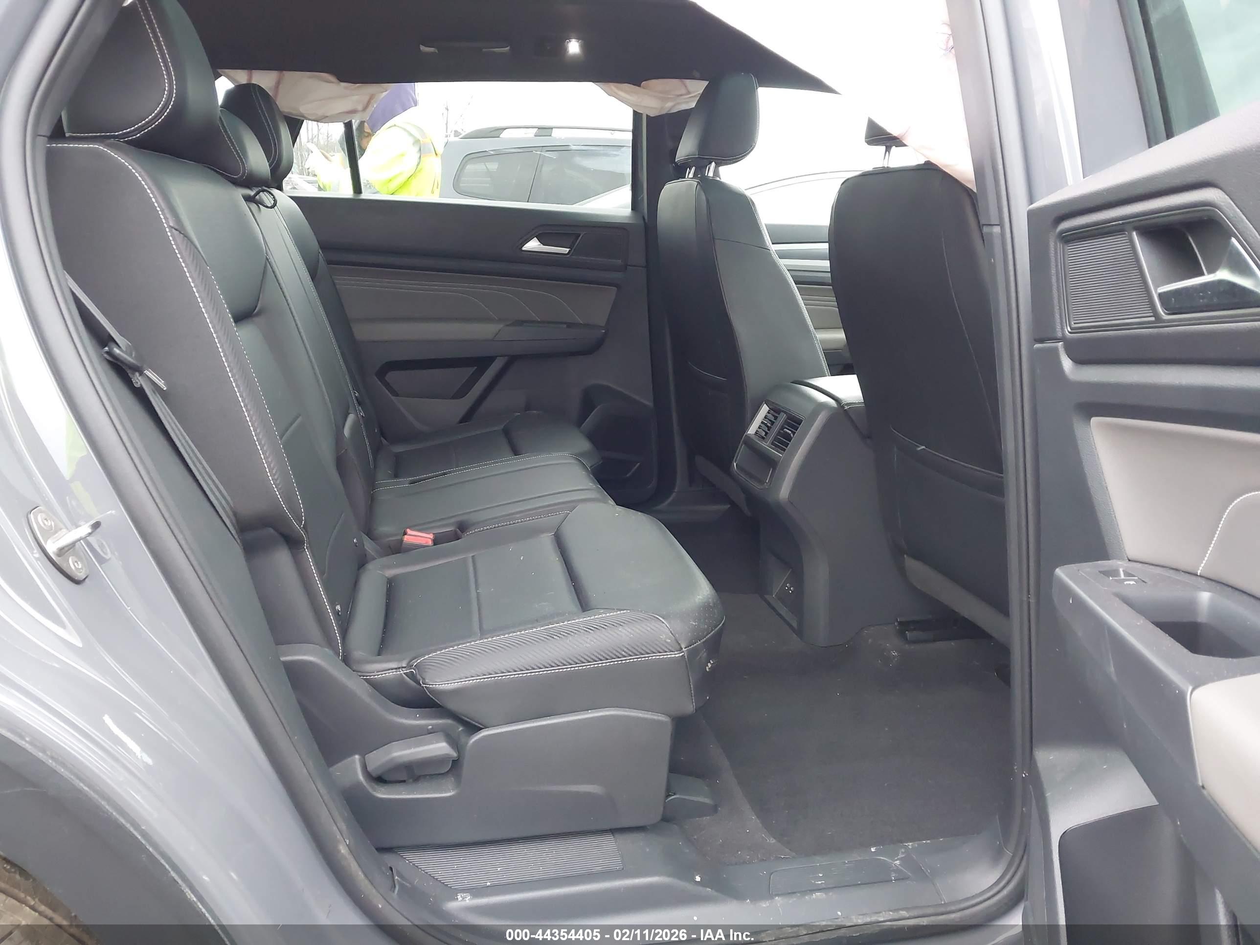 VOLKSWAGEN ATLAS image 8