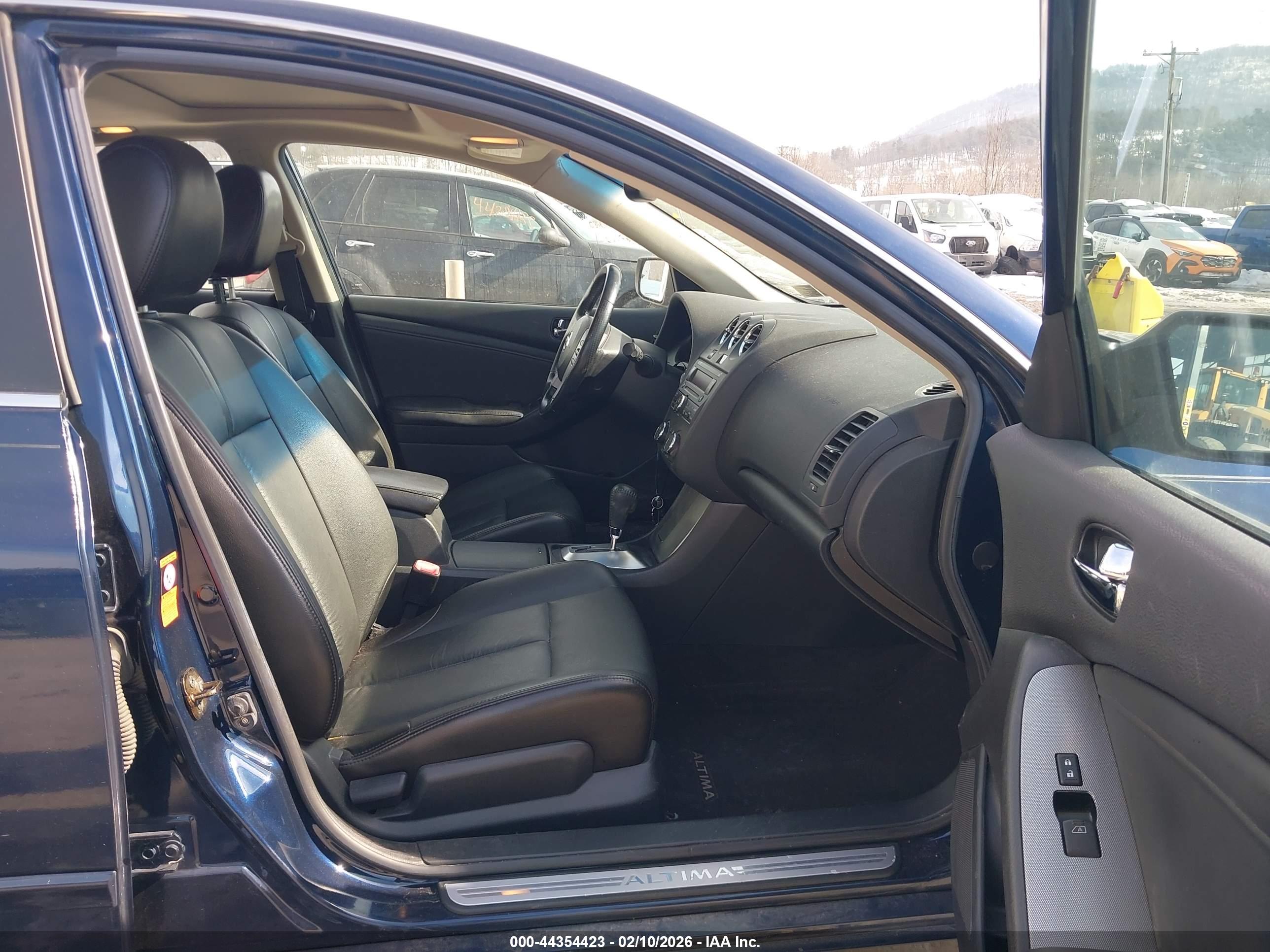 NISSAN ALTIMA image 5