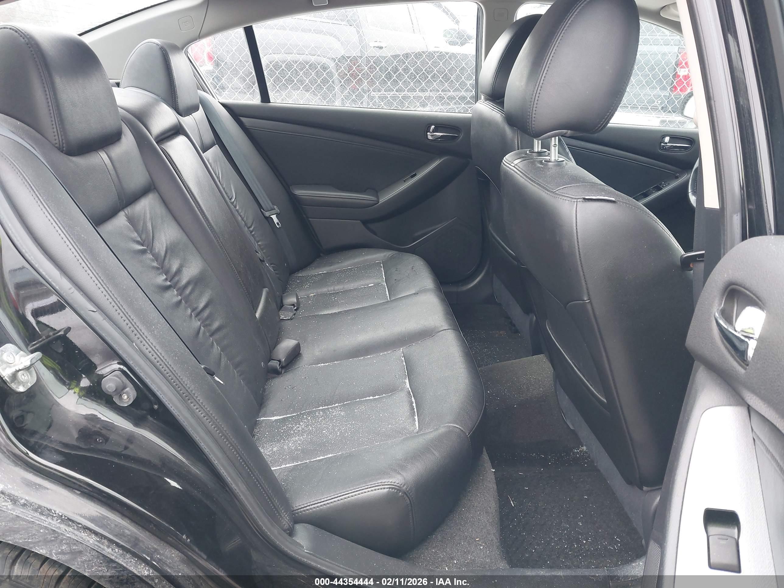 NISSAN ALTIMA image 8