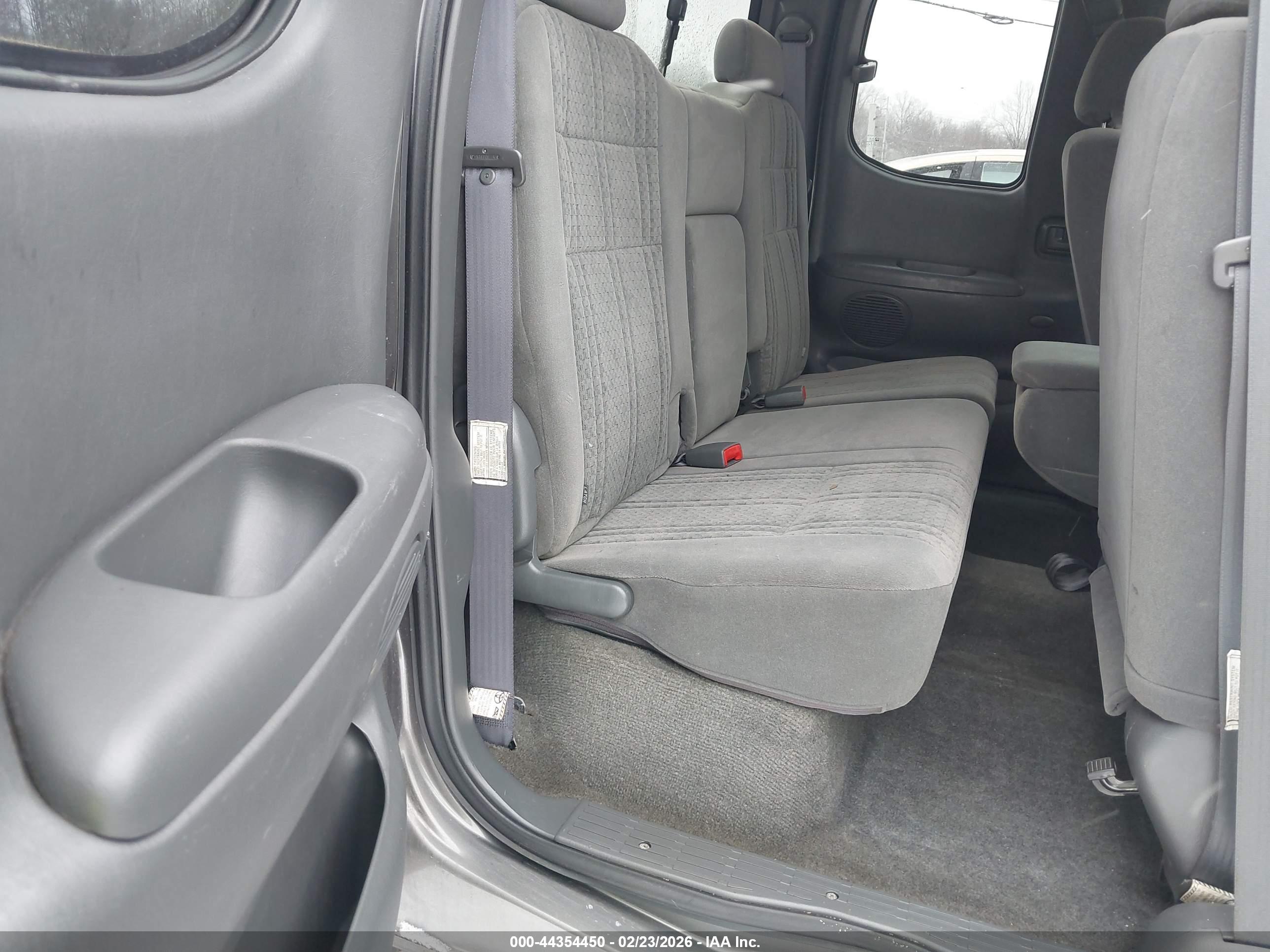 TOYOTA TUNDRA image 8
