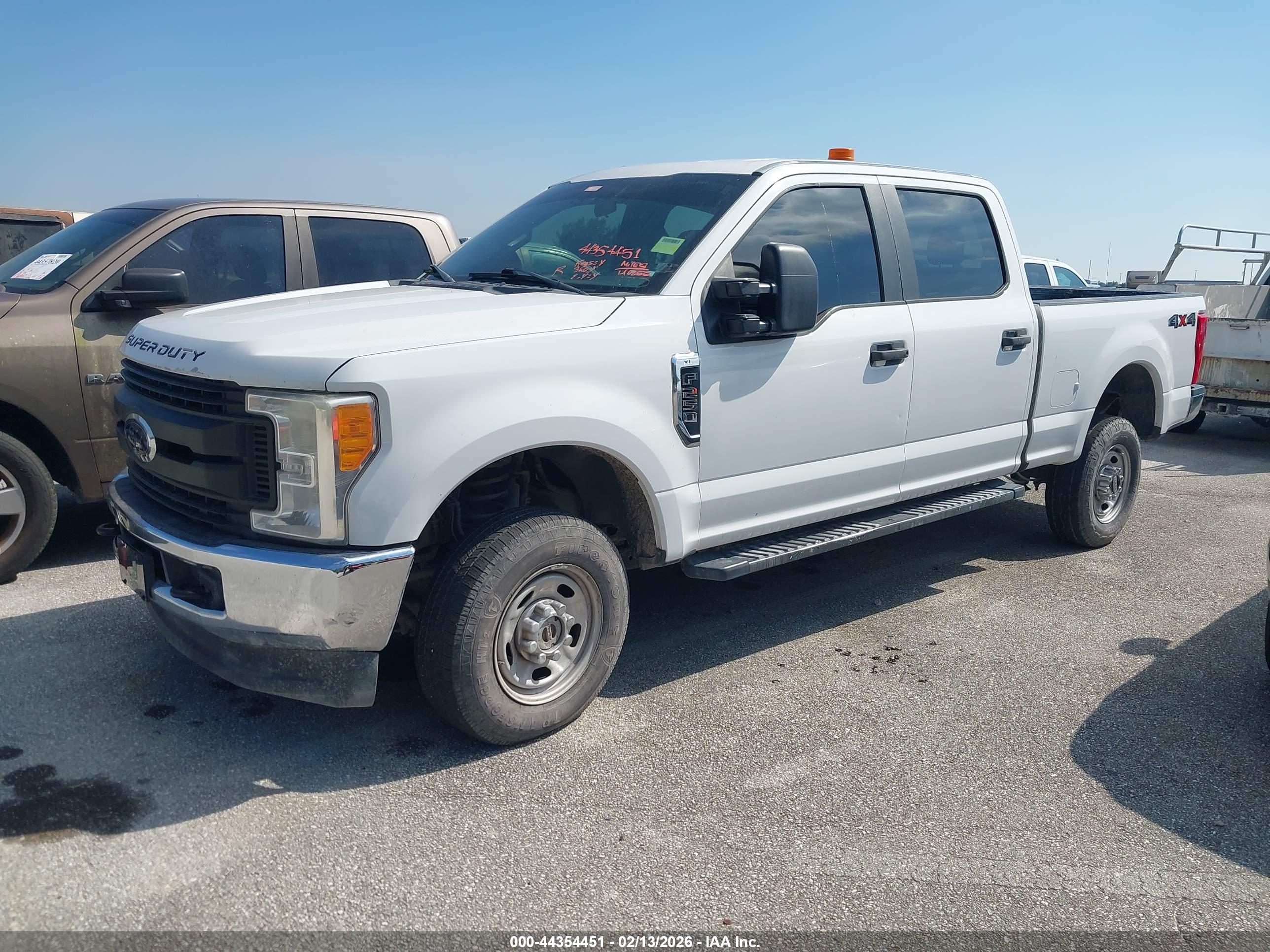 FORD F-250 image 2
