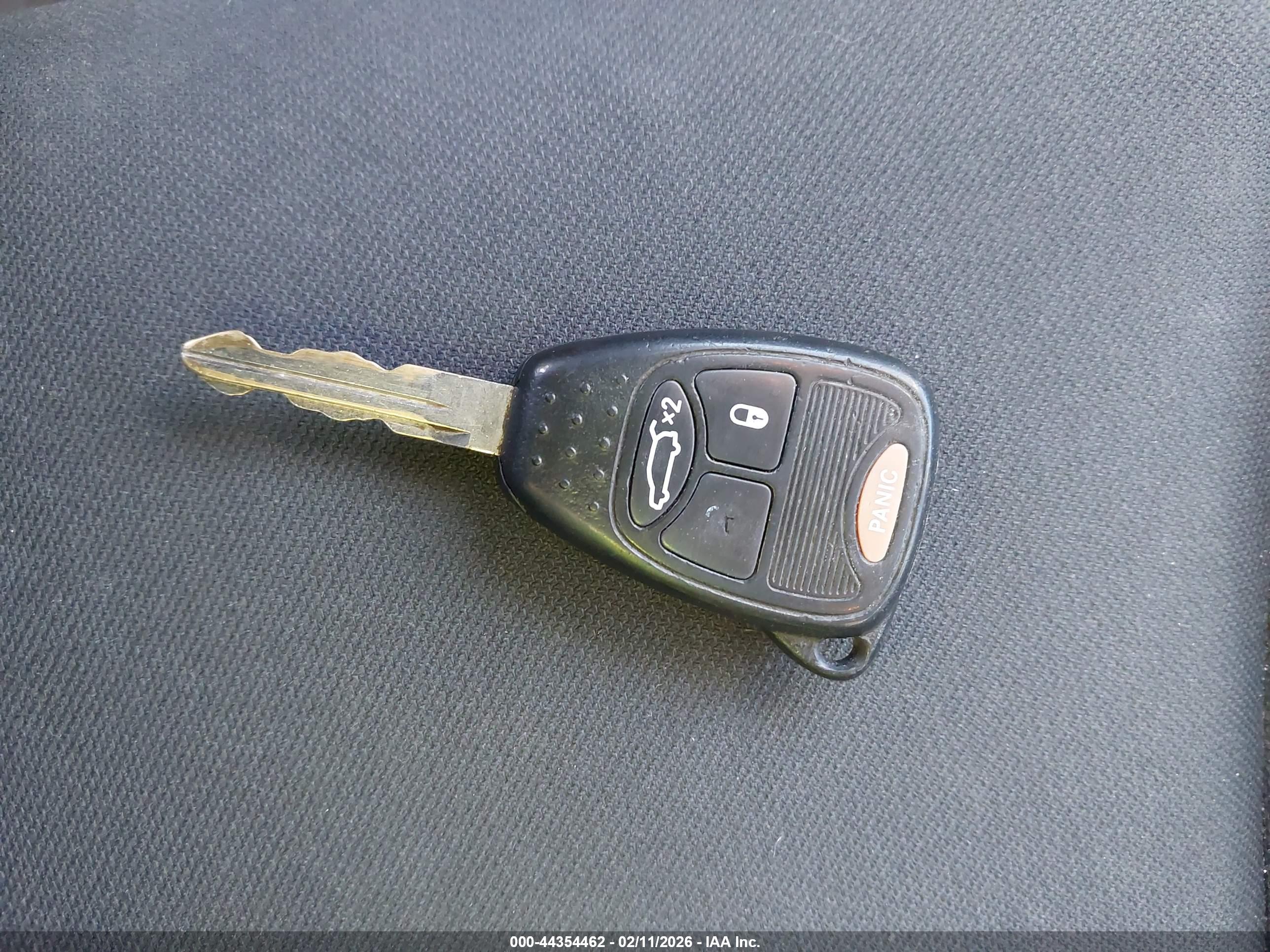 DODGE AVENGER image 11