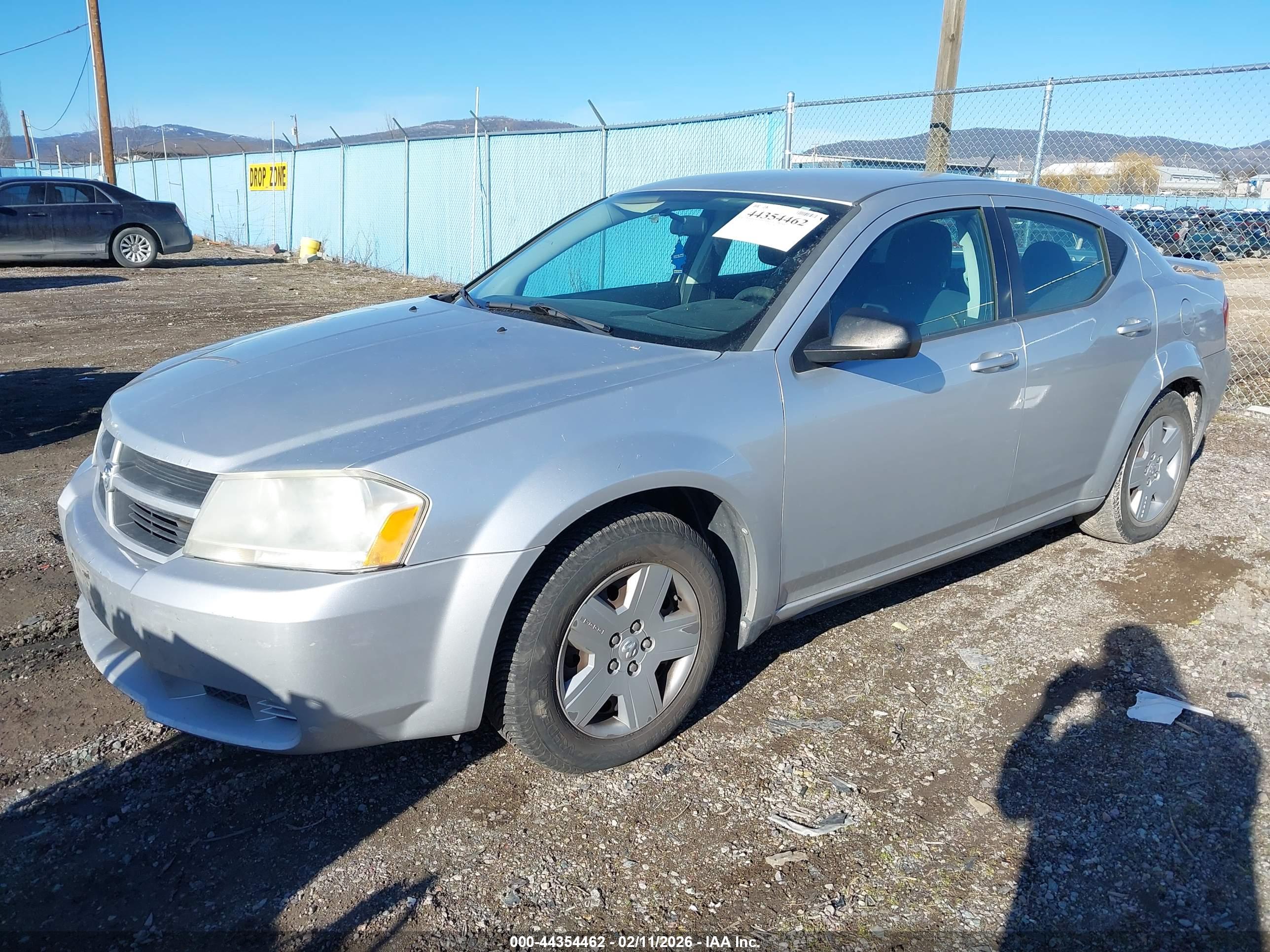 DODGE AVENGER image 2