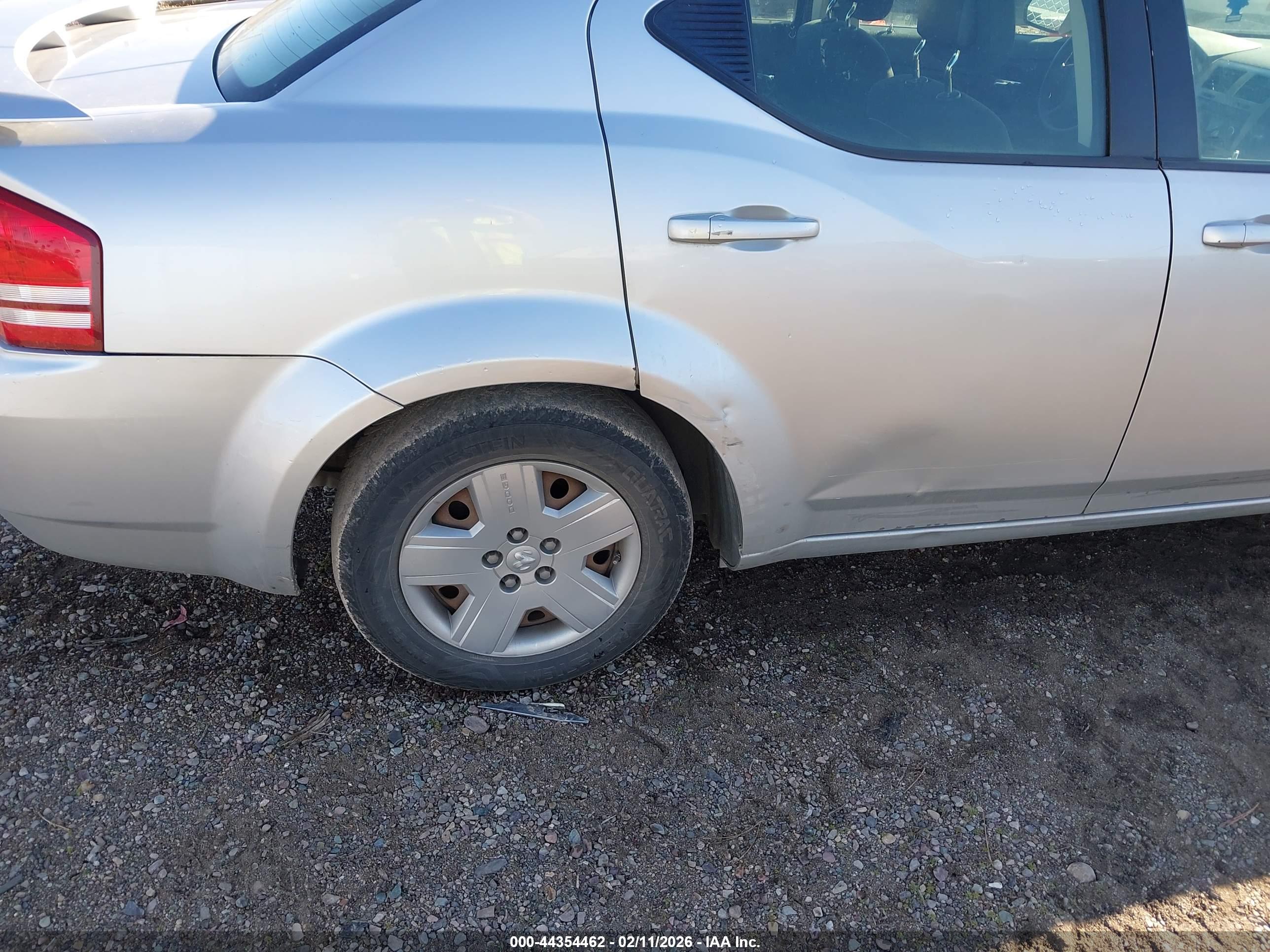 DODGE AVENGER image 6