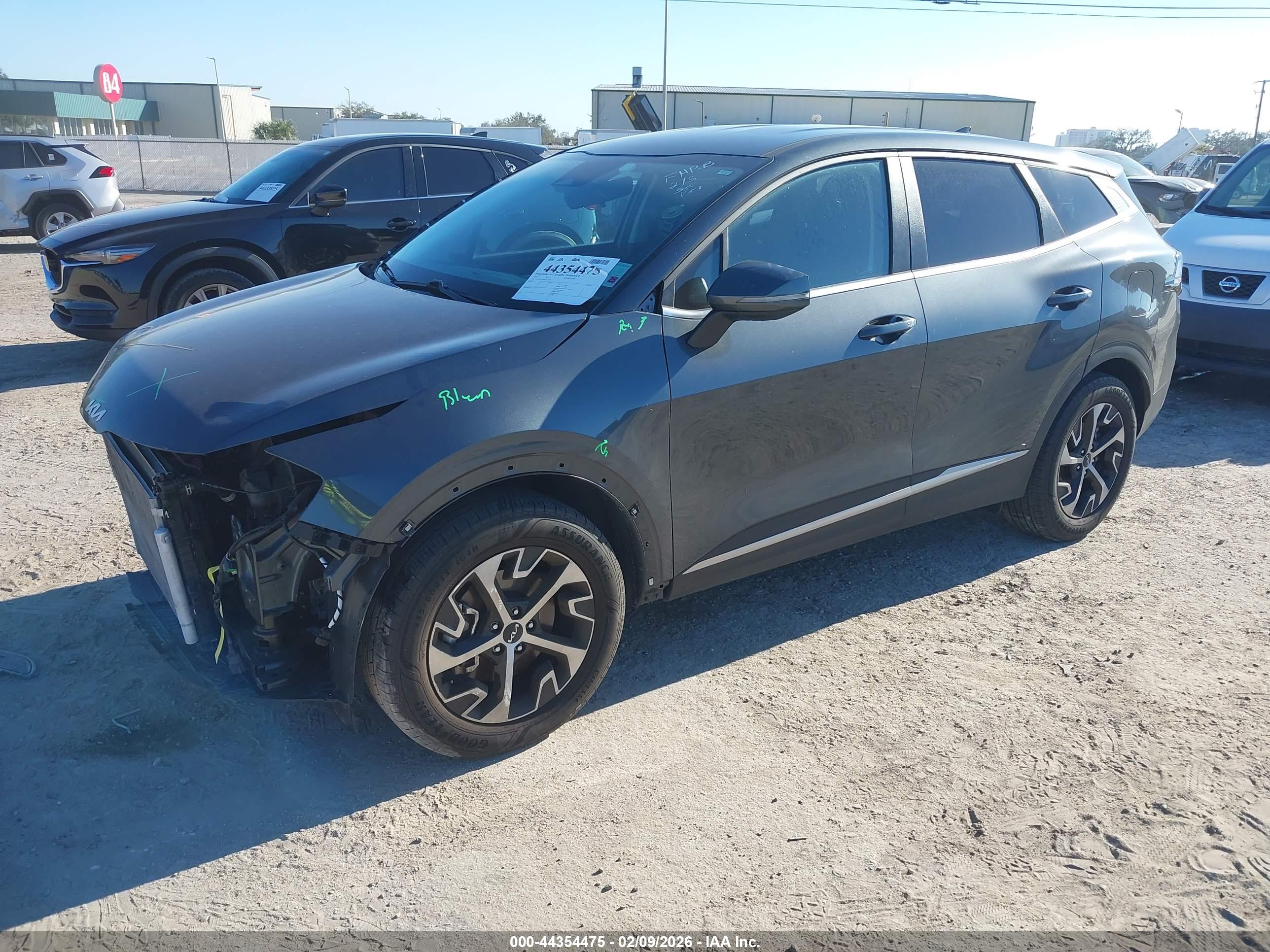 KIA SPORTAGE image 2