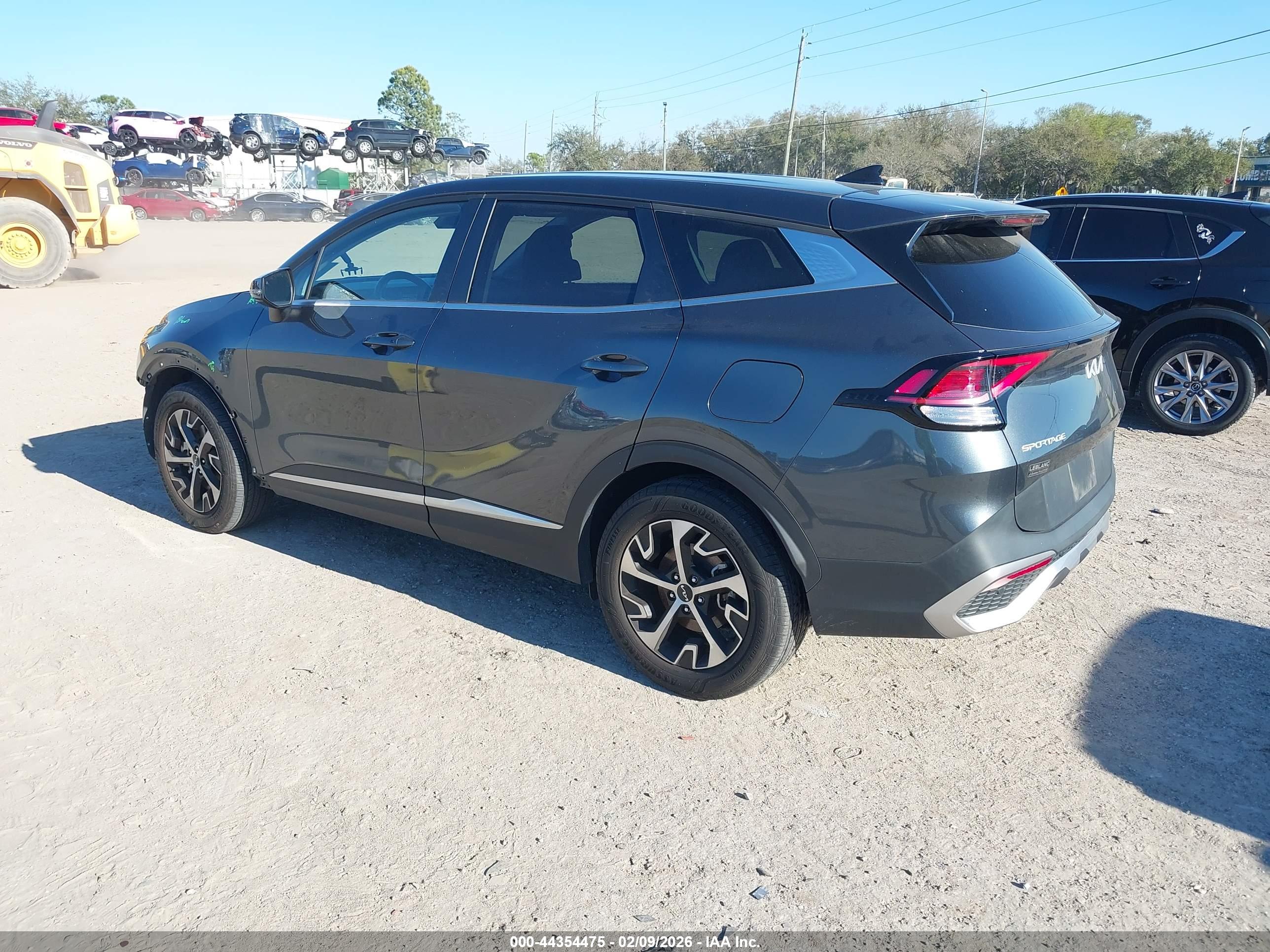 KIA SPORTAGE image 3