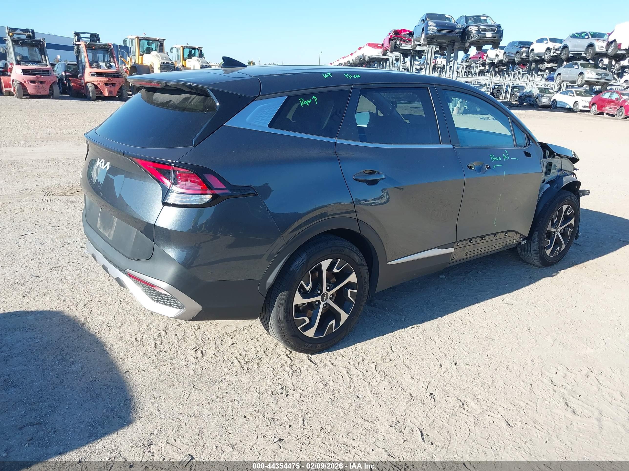 KIA SPORTAGE image 4