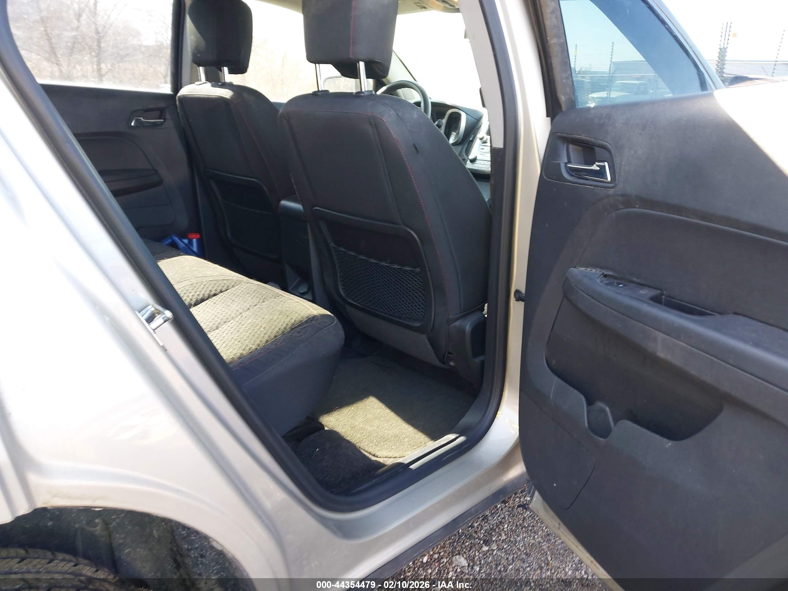 CHEVROLET EQUINOX image 8