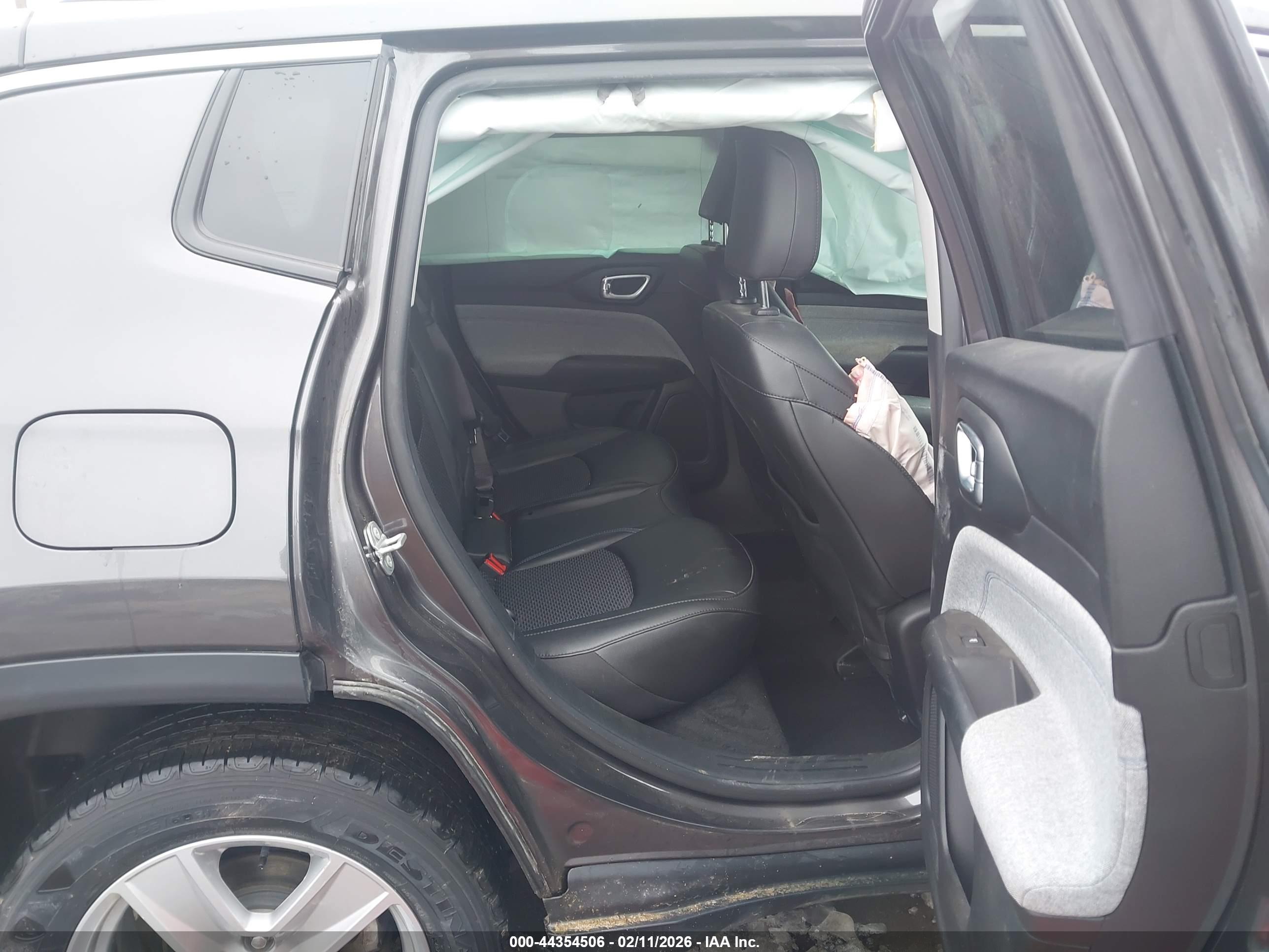 JEEP COMPASS image 8