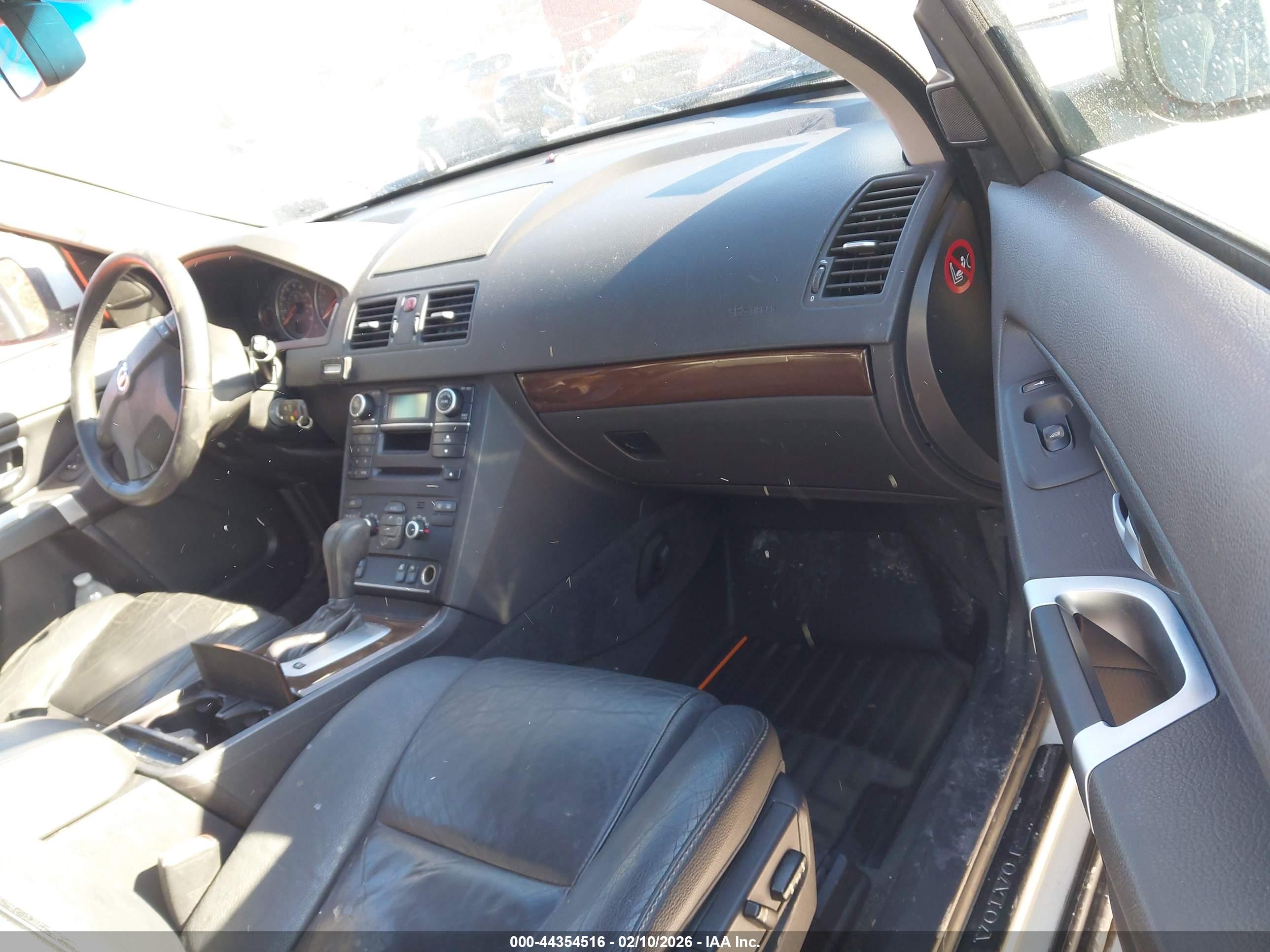 VOLVO XC90 image 5