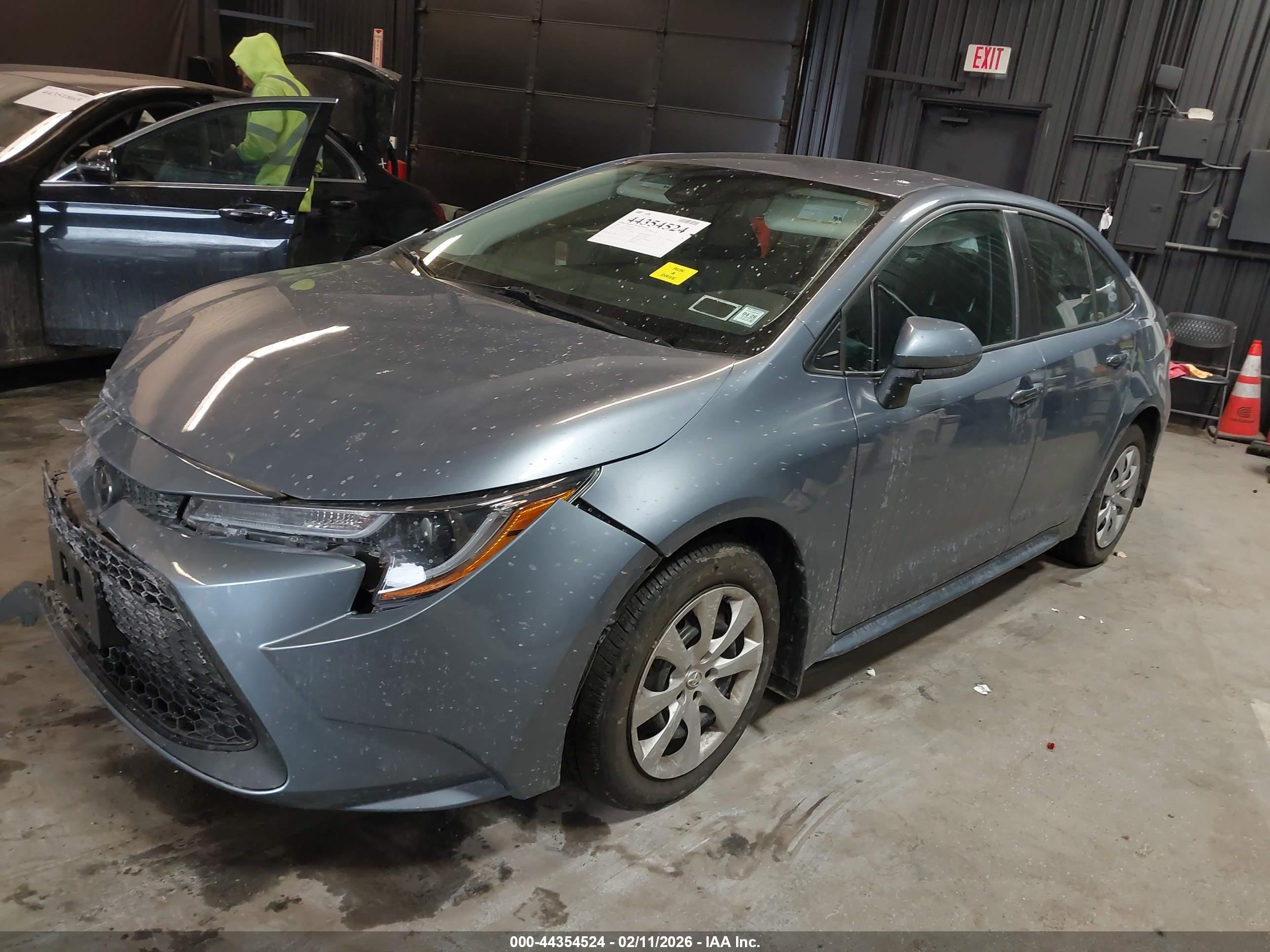 TOYOTA COROLLA image 2