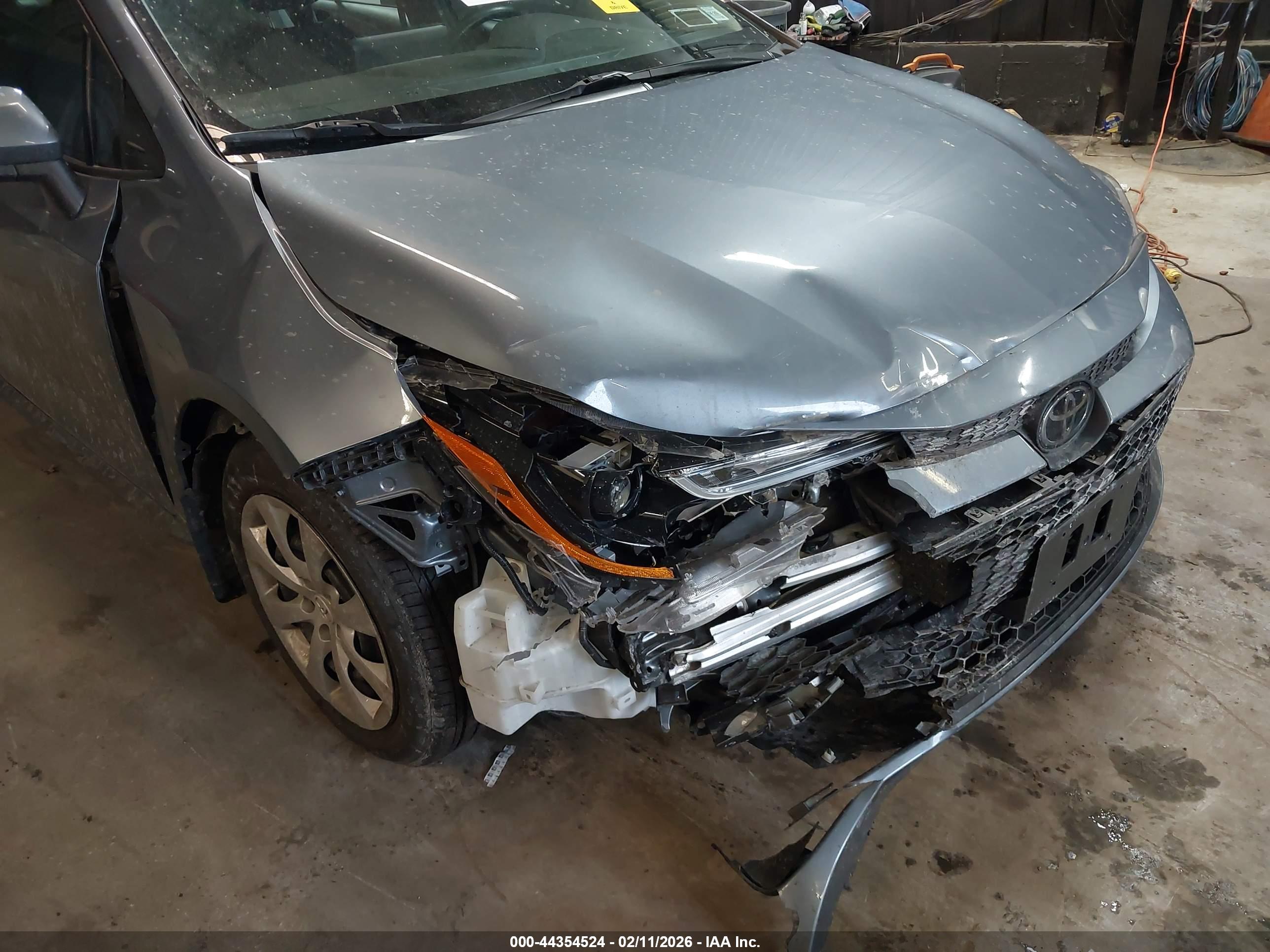 TOYOTA COROLLA image 6