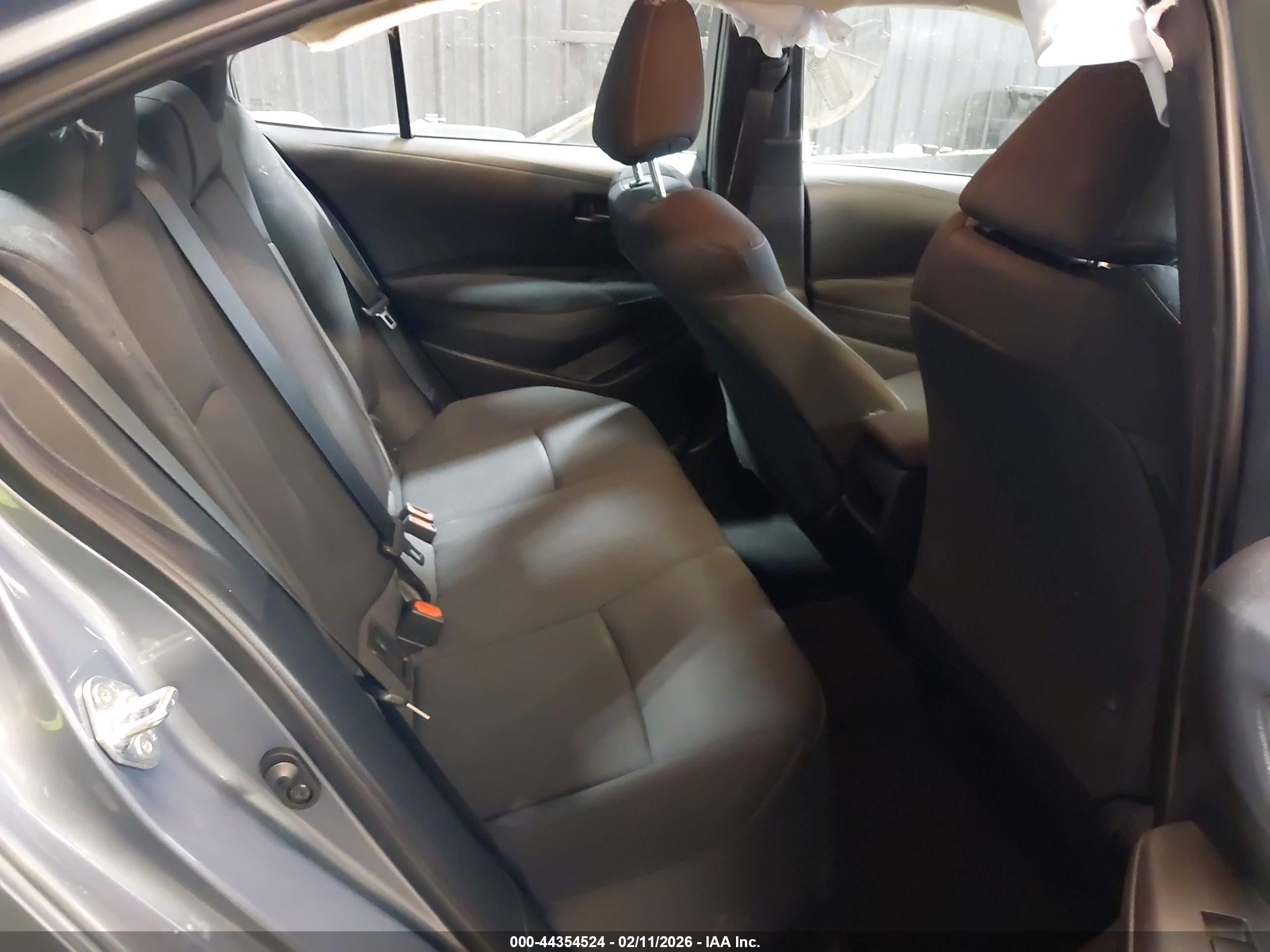 TOYOTA COROLLA image 8