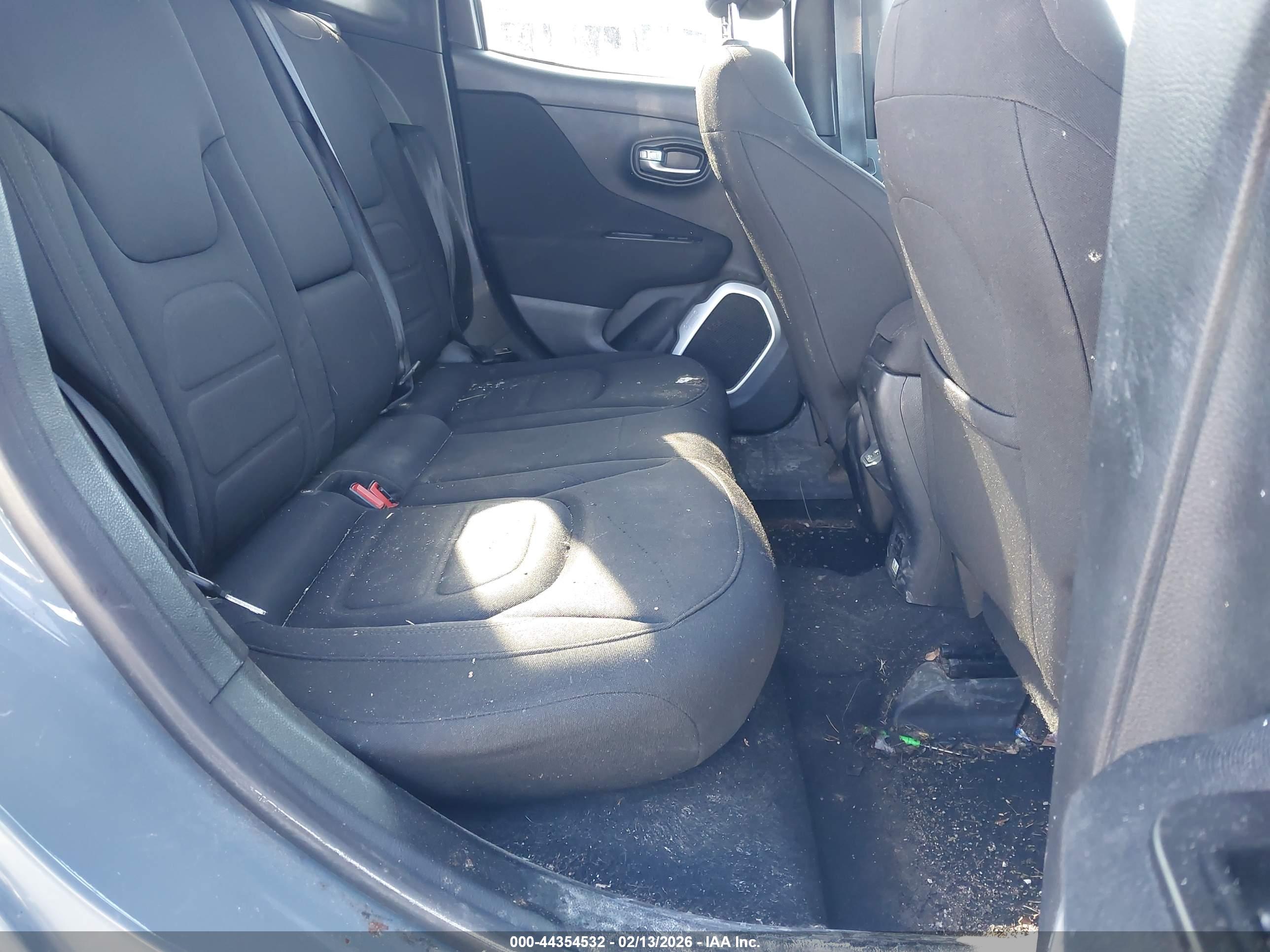 JEEP RENEGADE image 8