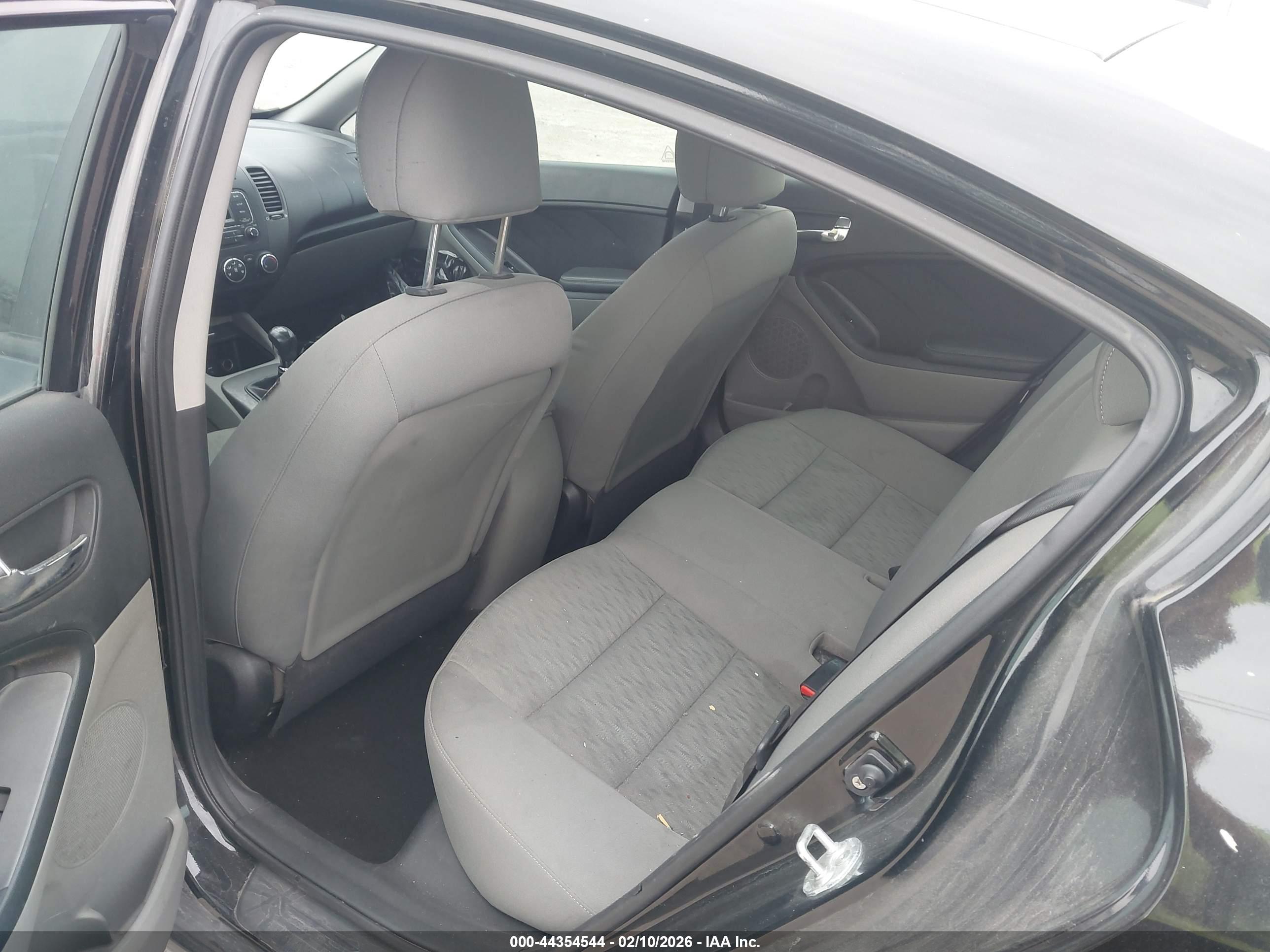 KIA FORTE image 8