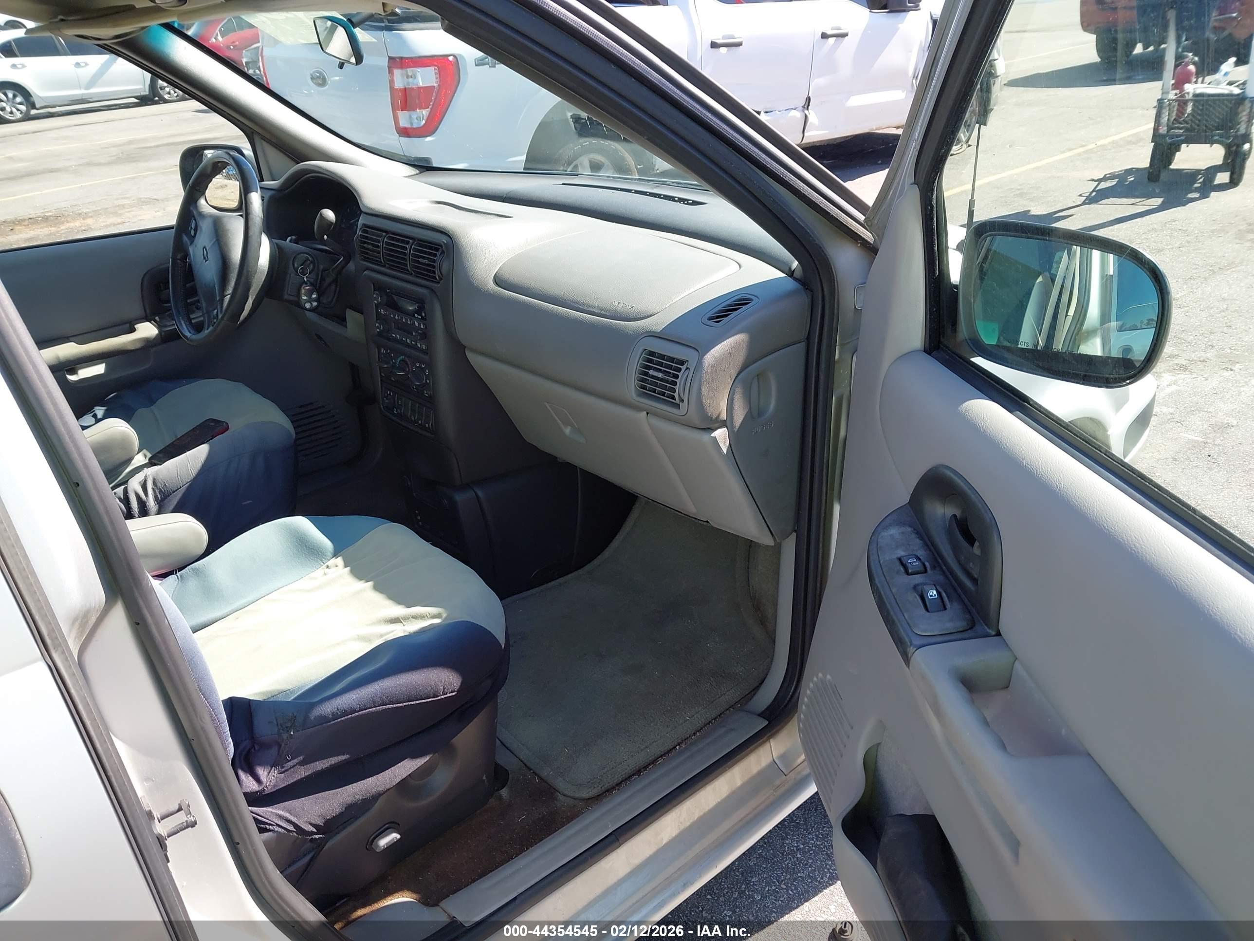 CHEVROLET VENTURE image 5