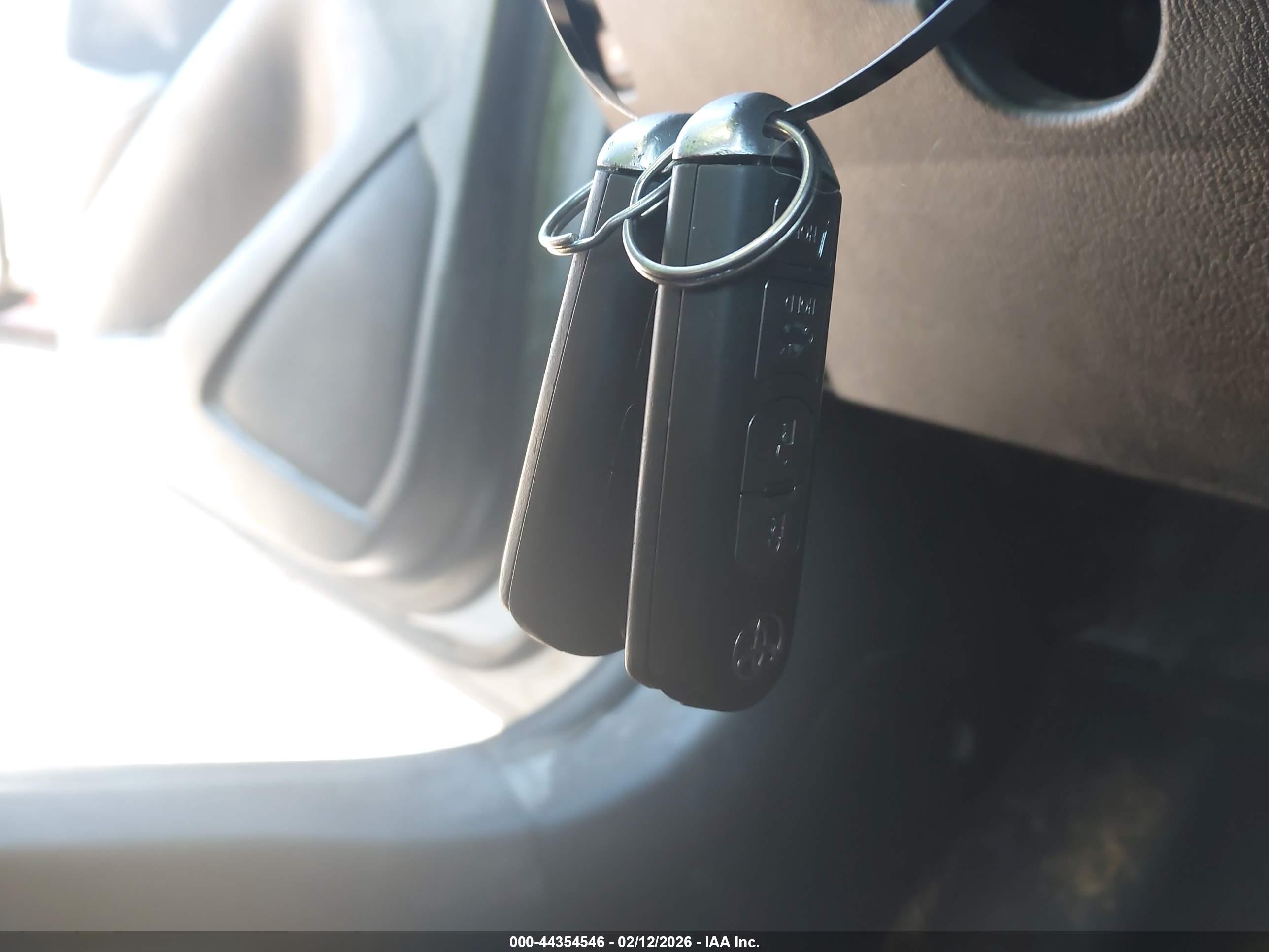 TOYOTA YARIS image 11