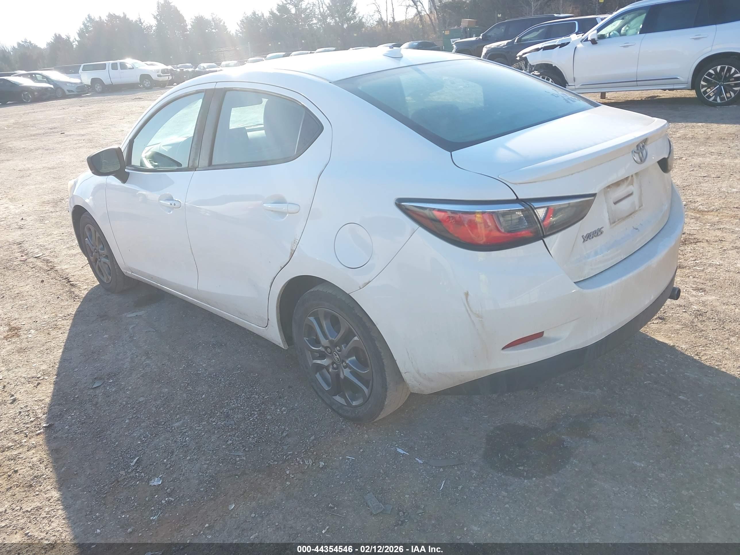 TOYOTA YARIS image 3