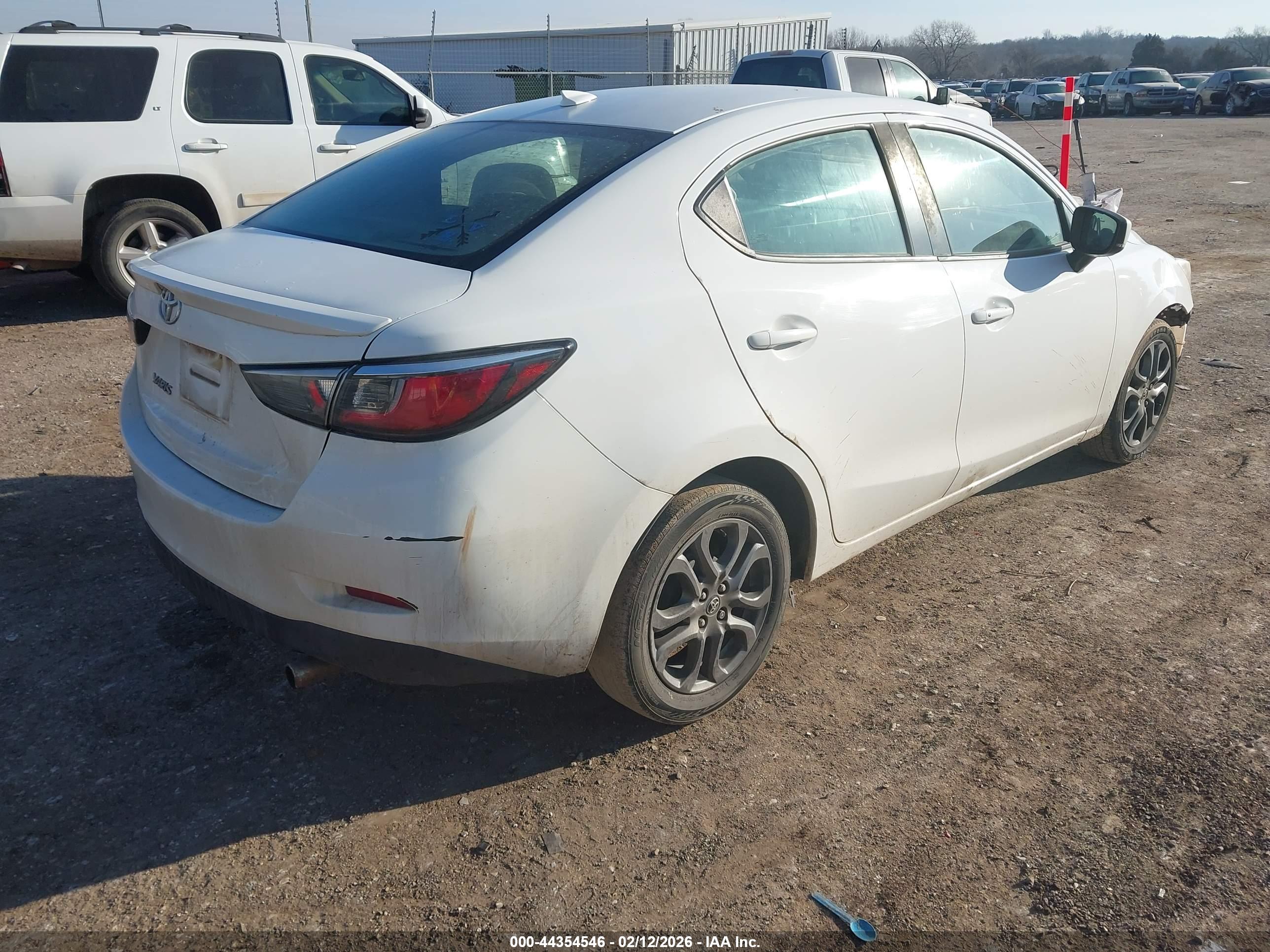 TOYOTA YARIS image 4